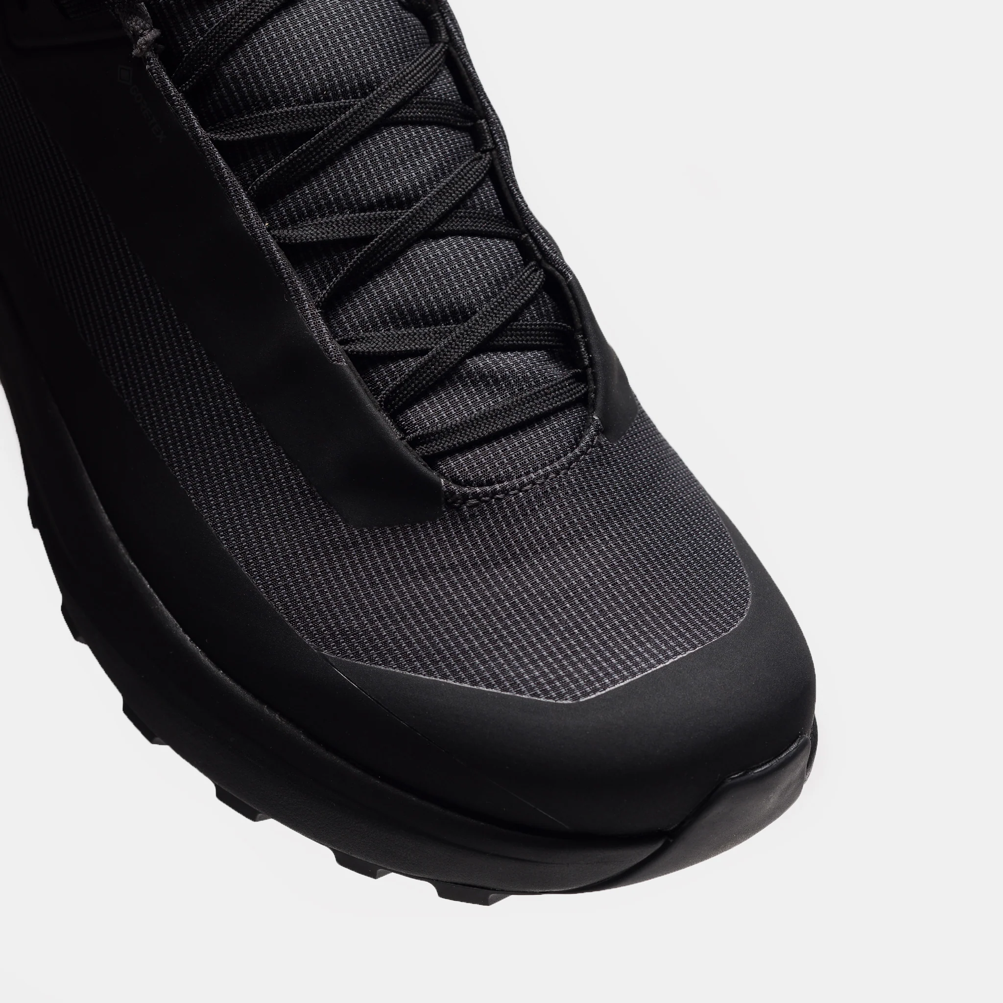 Norvan LD 4 Gore-Tex Sneaker in Black/Black - Image 6