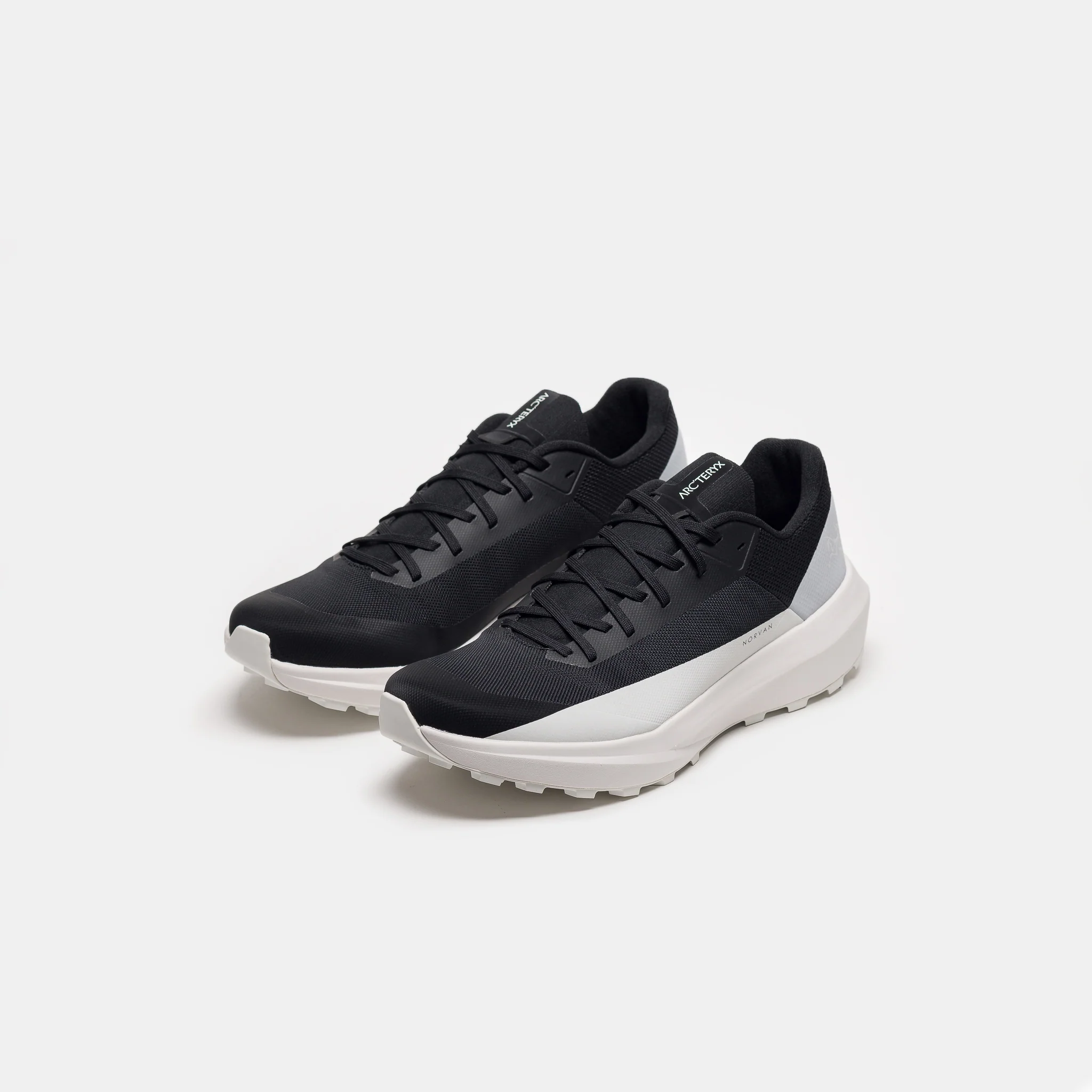 Norvan LD 4 Sneaker in Black/Arctic Silk - Image 3
