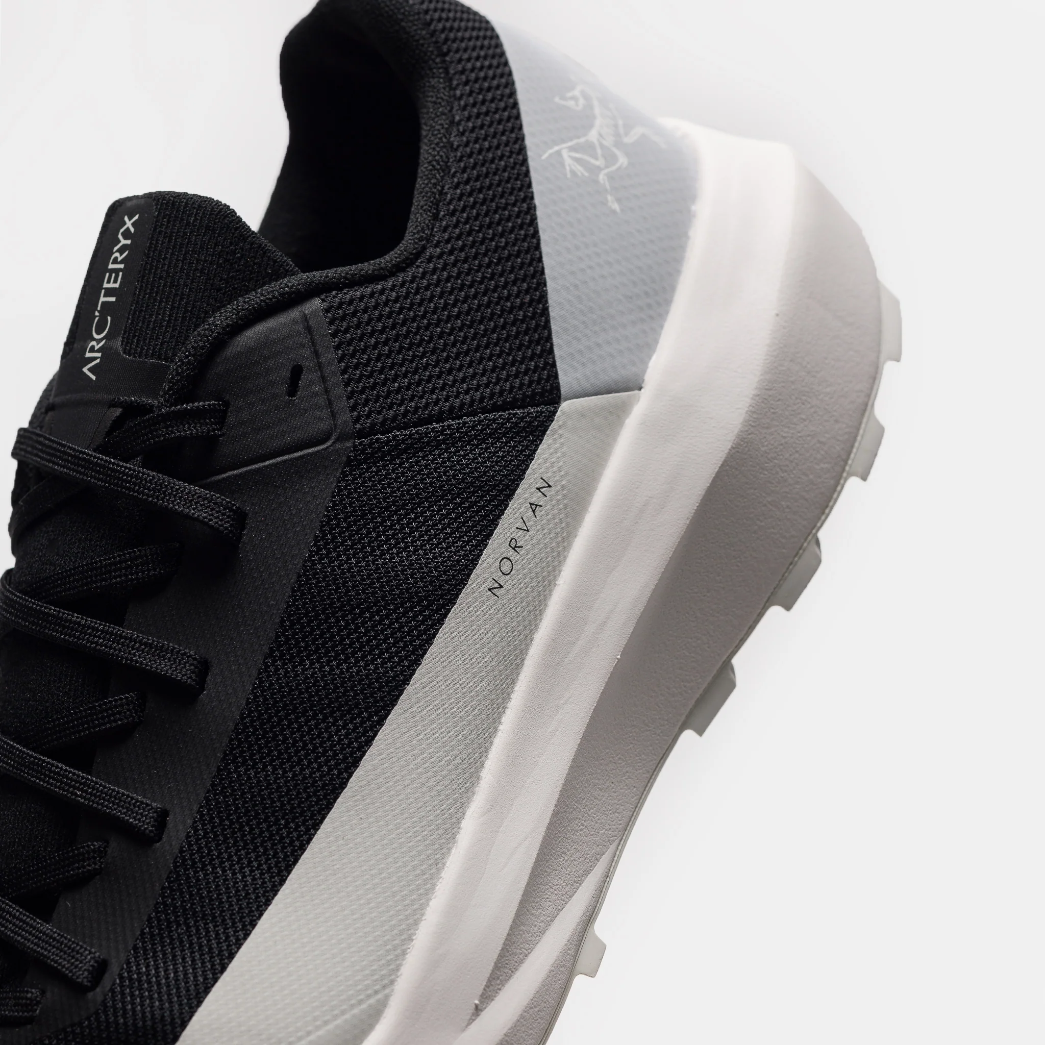 Norvan LD 4 Sneaker in Black/Arctic Silk - Image 5
