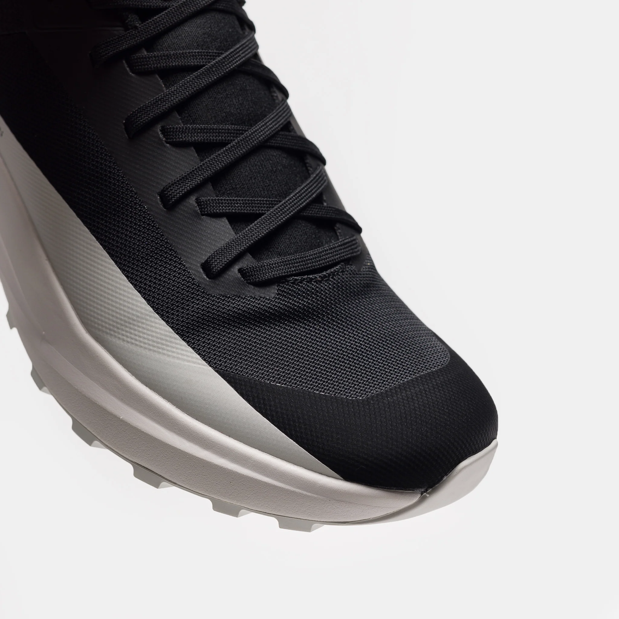 Norvan LD 4 Sneaker in Black/Arctic Silk - Image 6