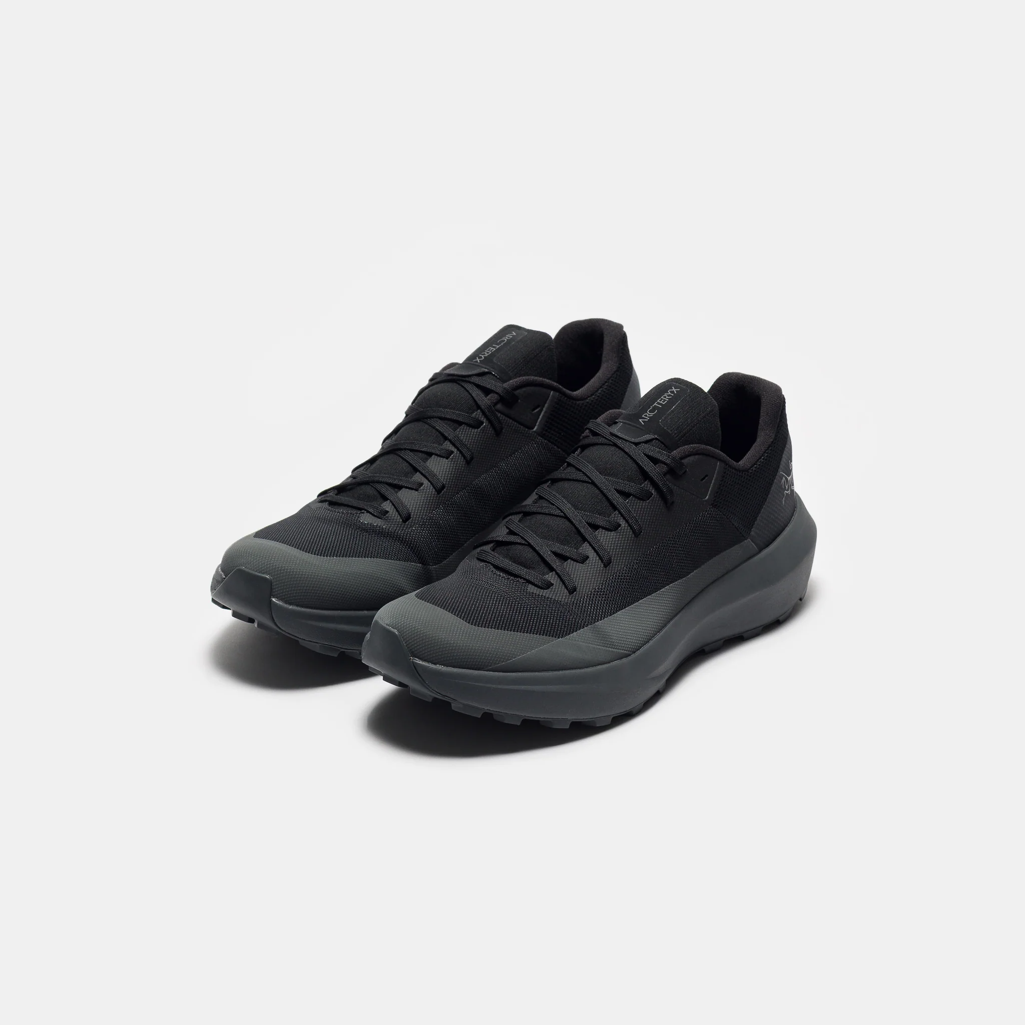 Norvan LD 4 Sneaker in Black/Graphite - Image 3
