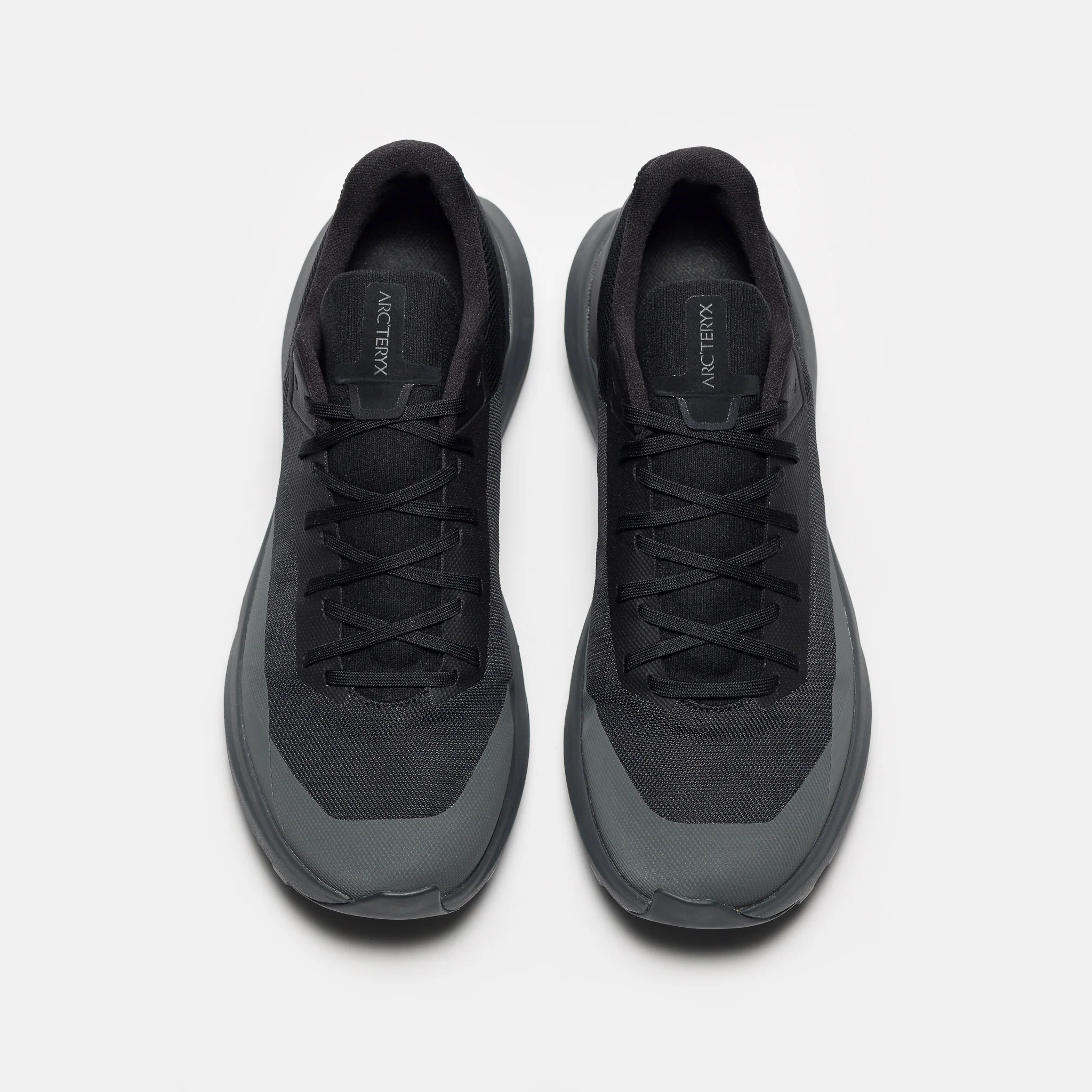 Norvan LD 4 Sneaker in Black/Graphite - Image 4