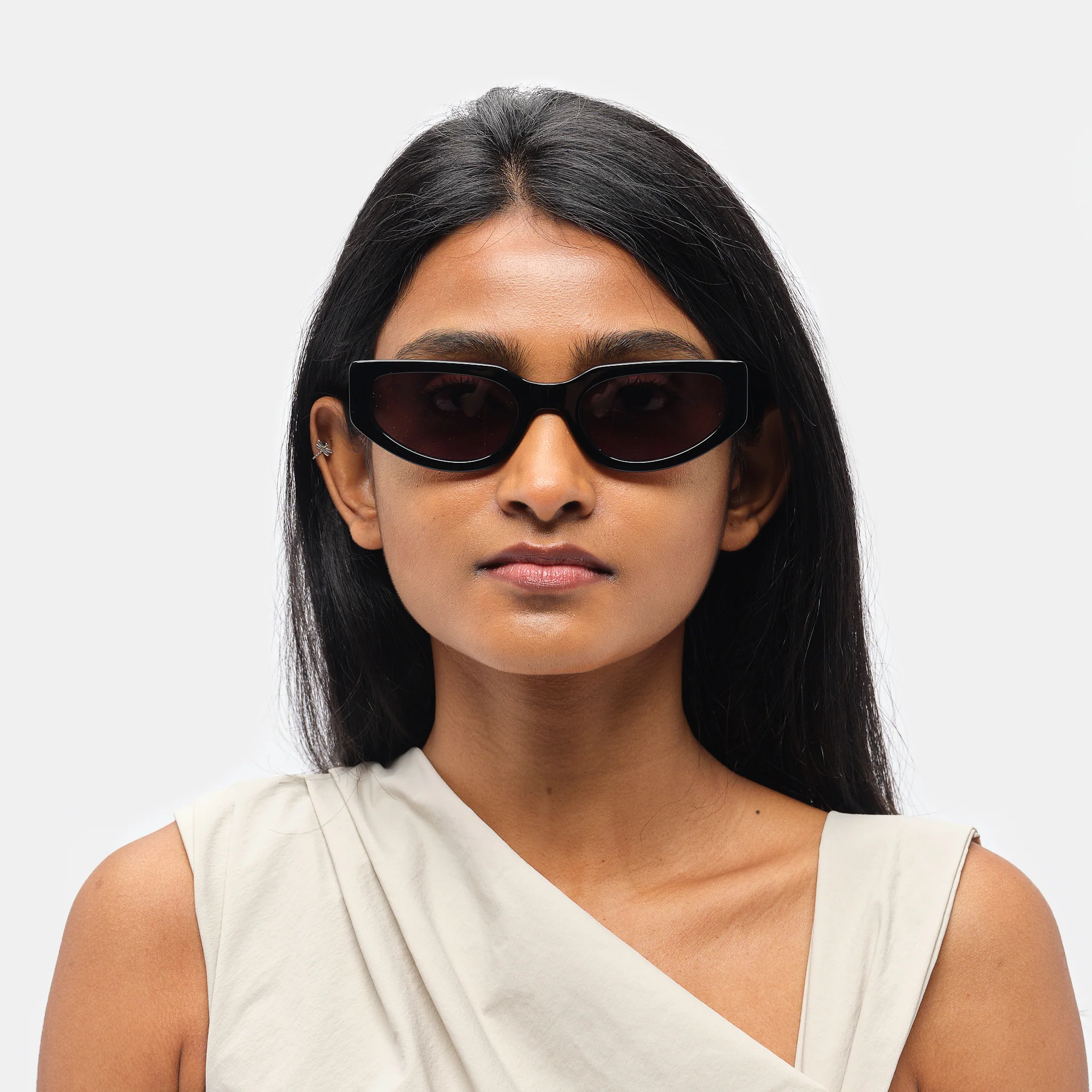 Outsider Sunglasses in Black - Image 4