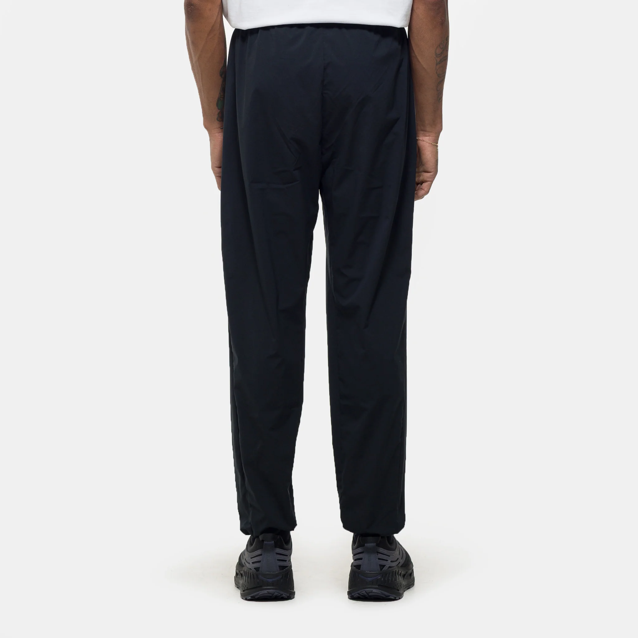 Pace Light Pant in True Black - Image 3