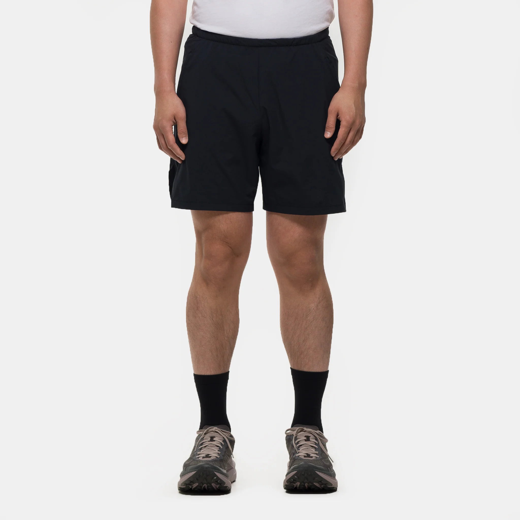 Pace Light Short in True Black