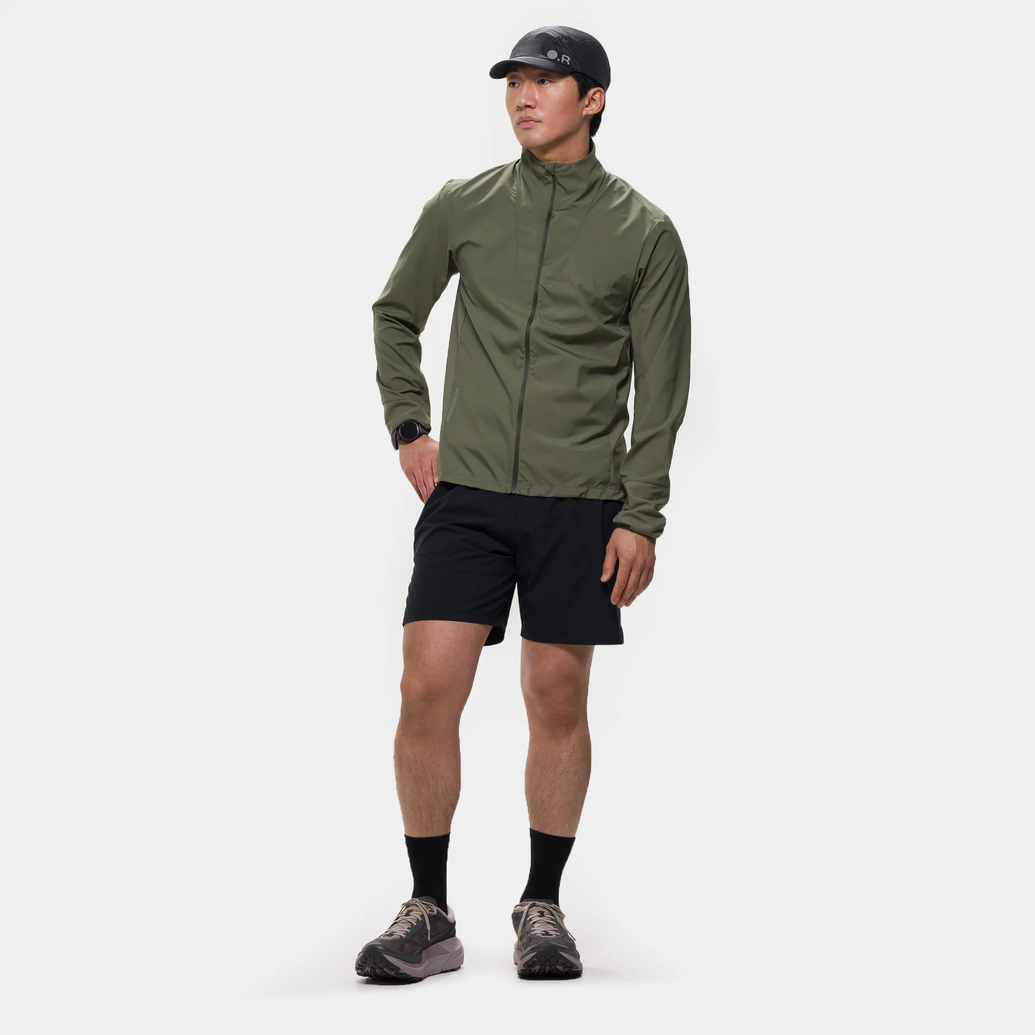 Pace Light Short in True Black - Image 2