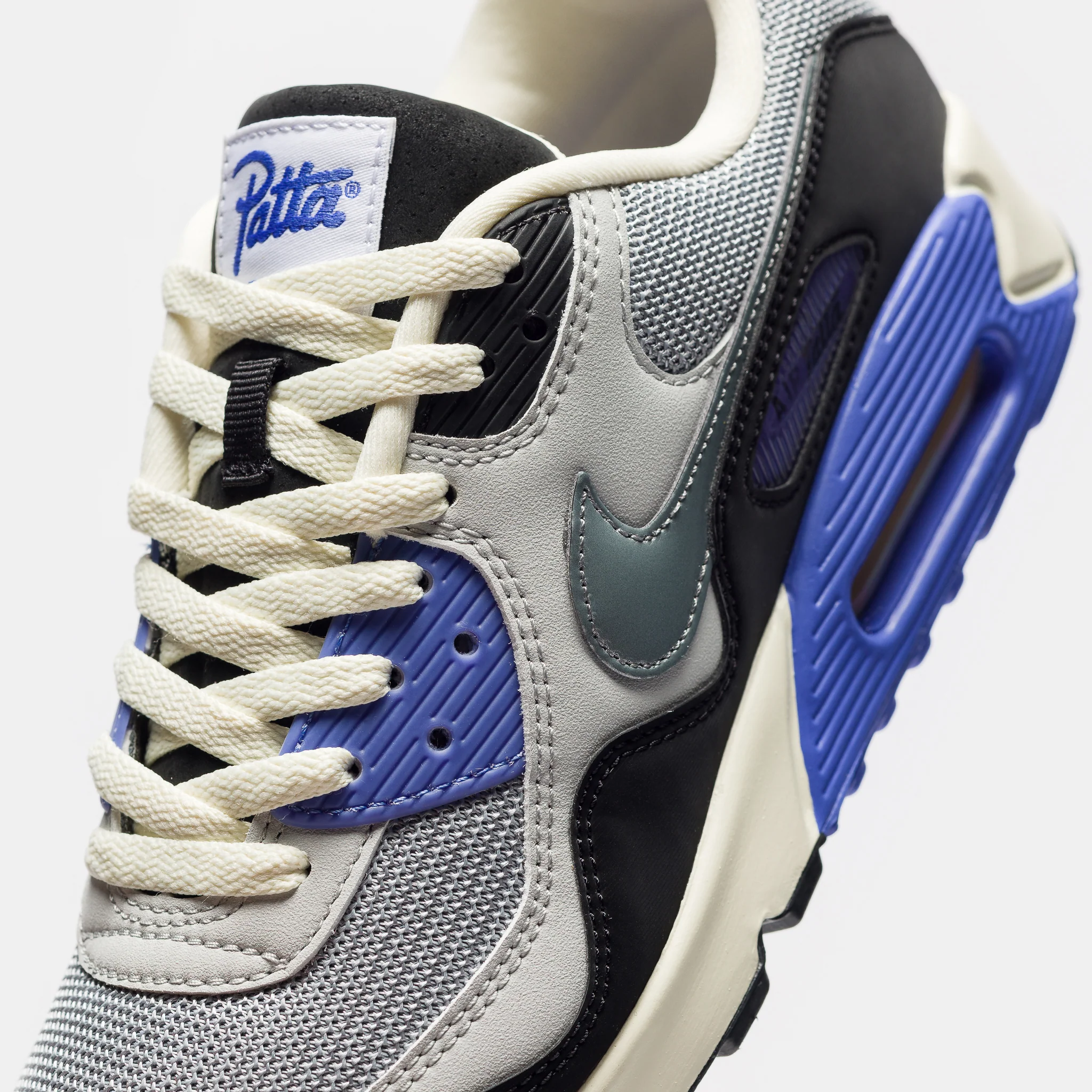 Patta Air Max 90 SP Sneaker in Particle Grey/Neutral Grey/Sapphire - Image 5