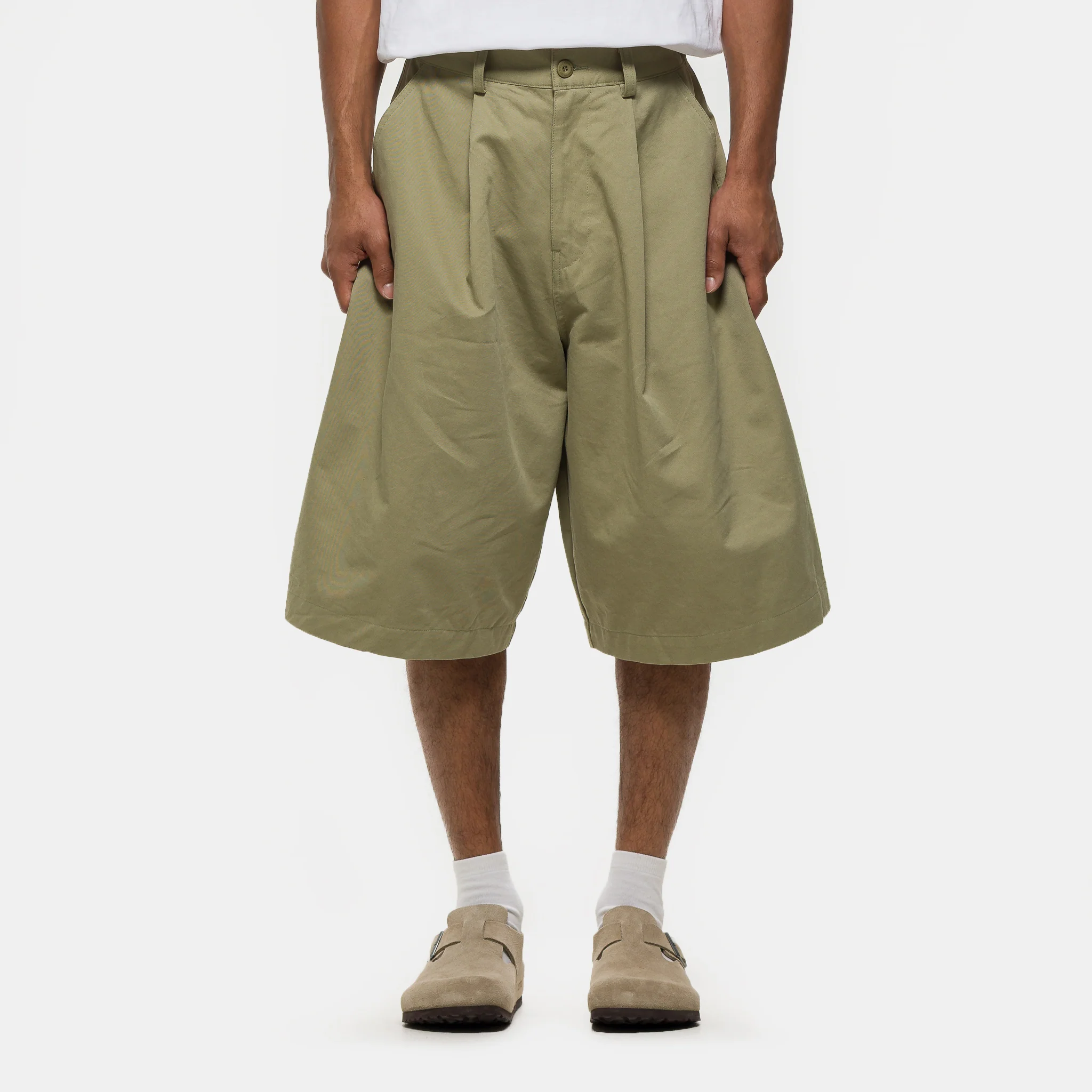 Pintuck Wide Short in Khaki