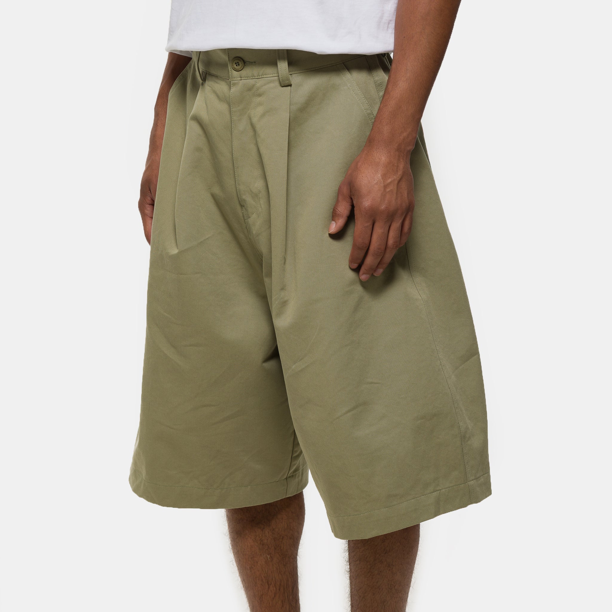 Pintuck Wide Short in Khaki - Image 4