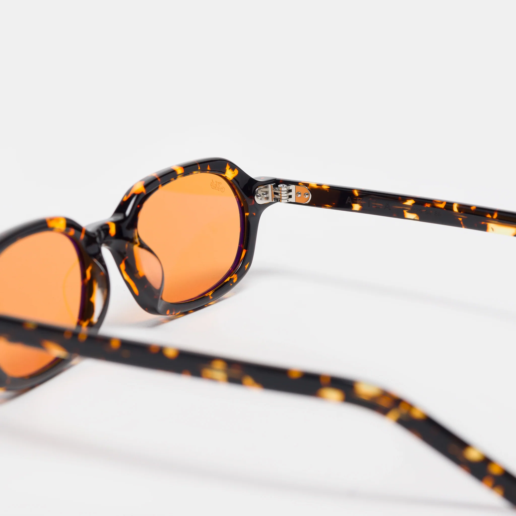 Psyche Sunglasses in Tokyo Tortoise/Orange - Image 3