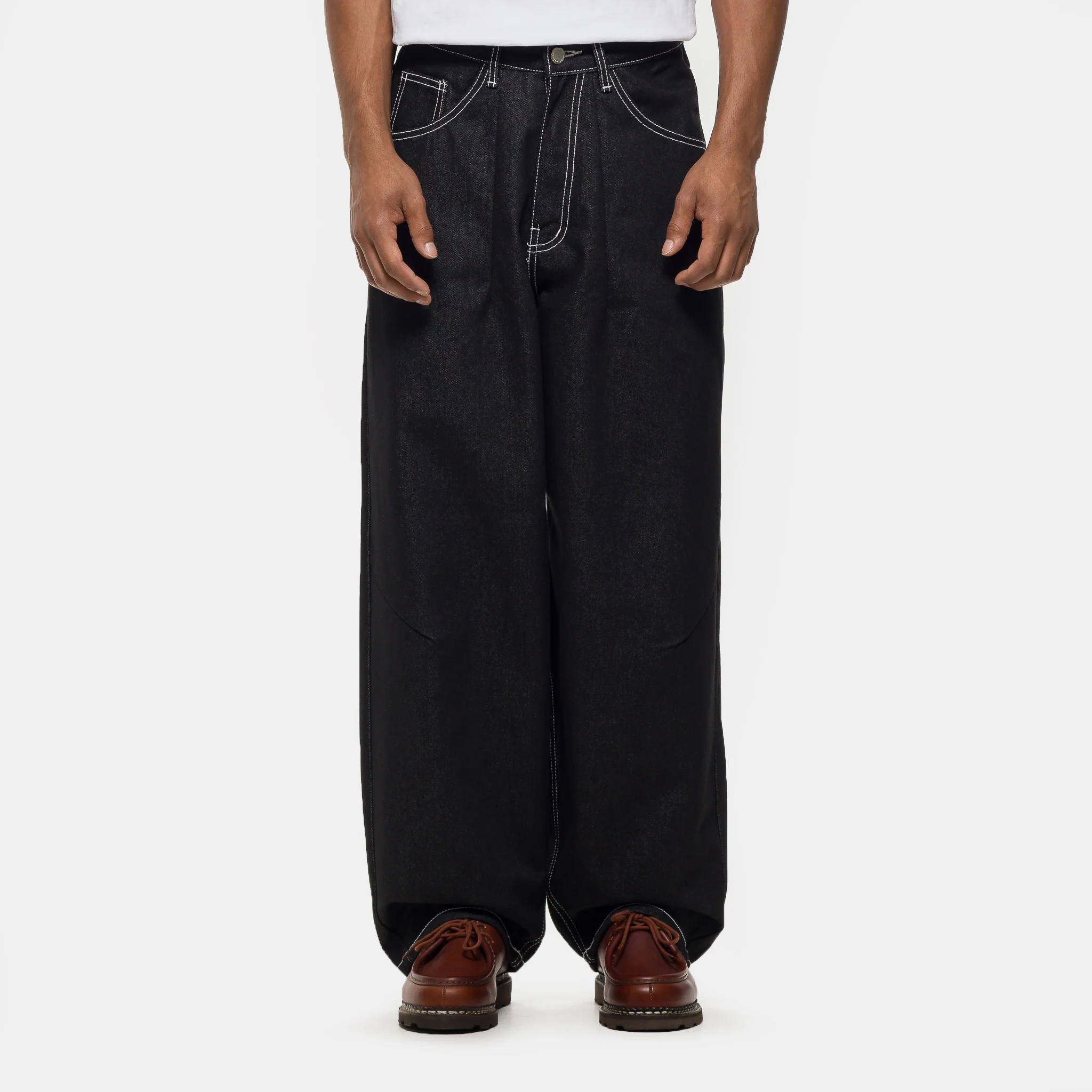 Raw Denim Balloon Jean in Black
