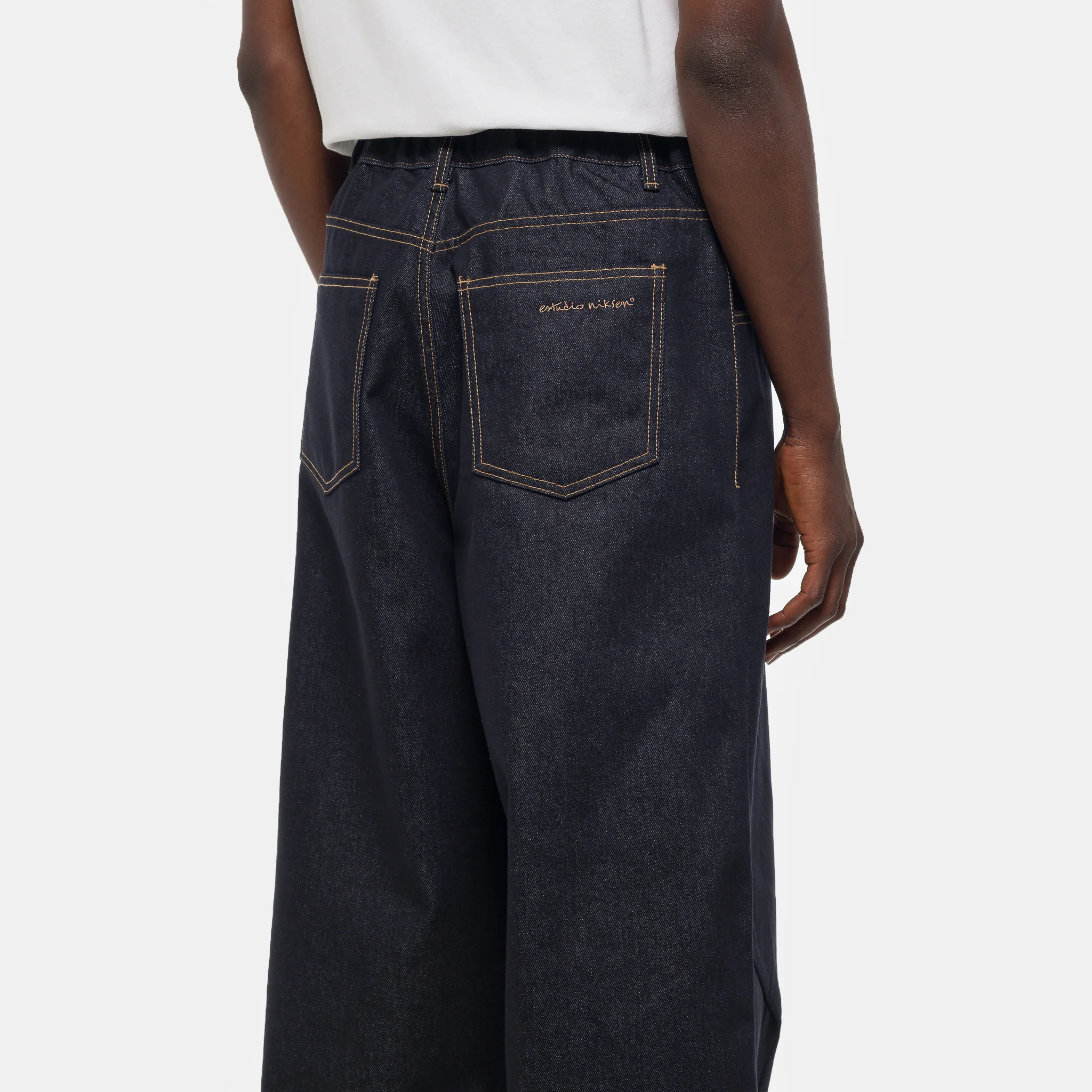 Raw Denim Balloon Jean in Indigo - Image 5
