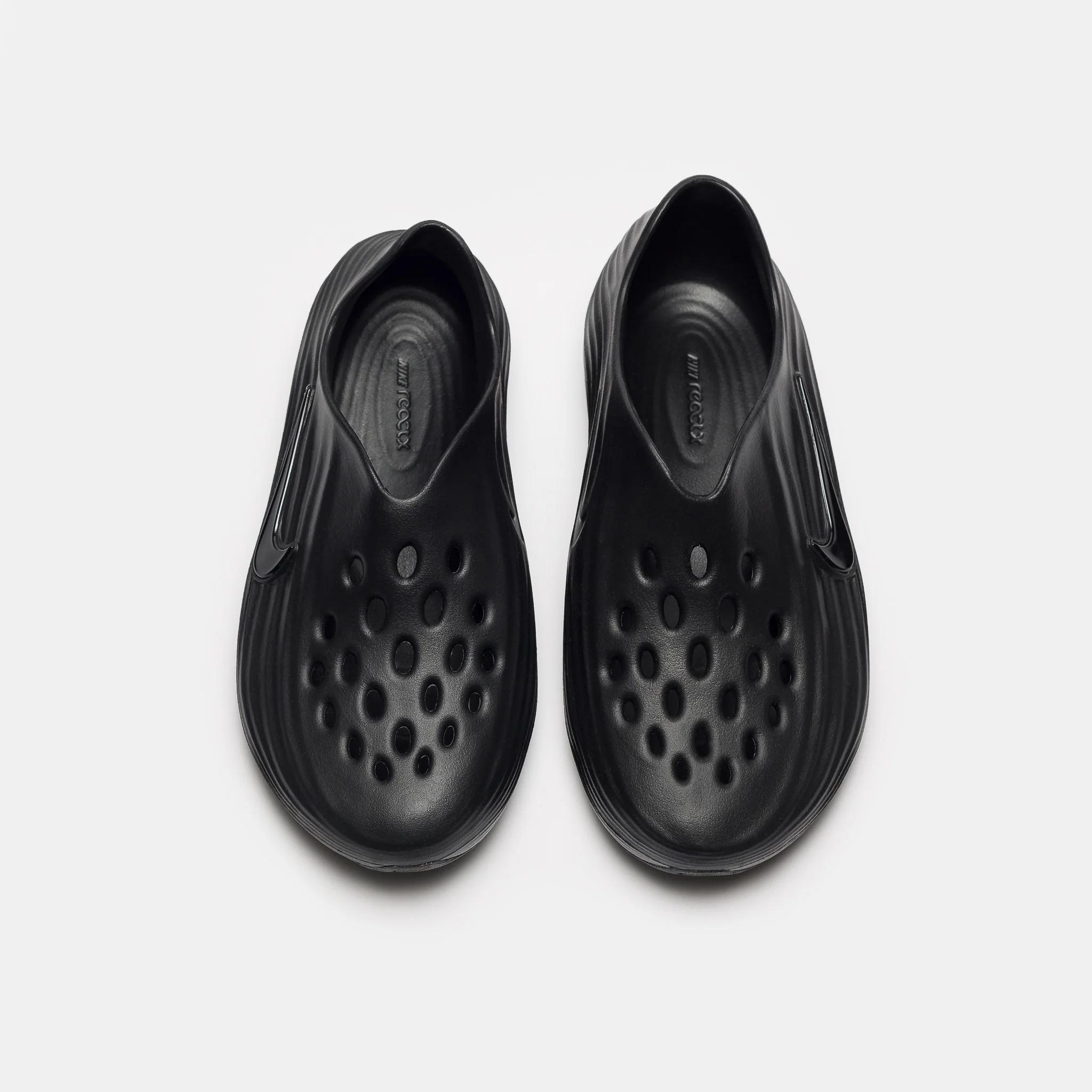 ReactX Rejuven8	Clog in Black/Black - Image 4