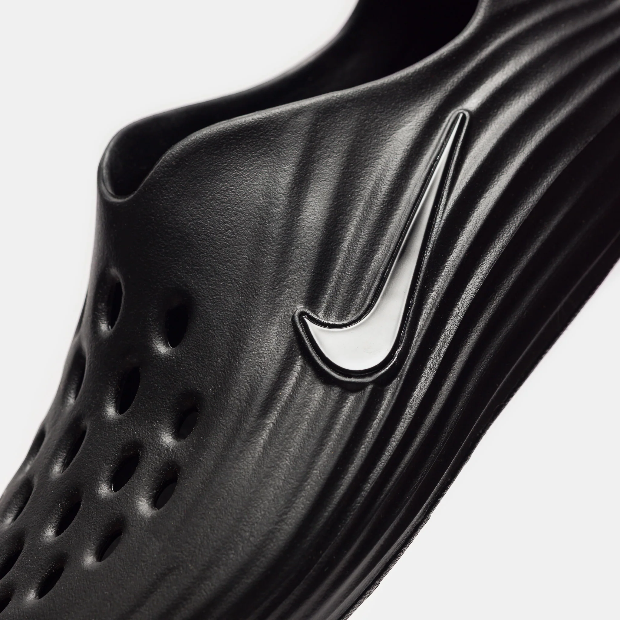 ReactX Rejuven8	Clog in Black/Black - Image 5