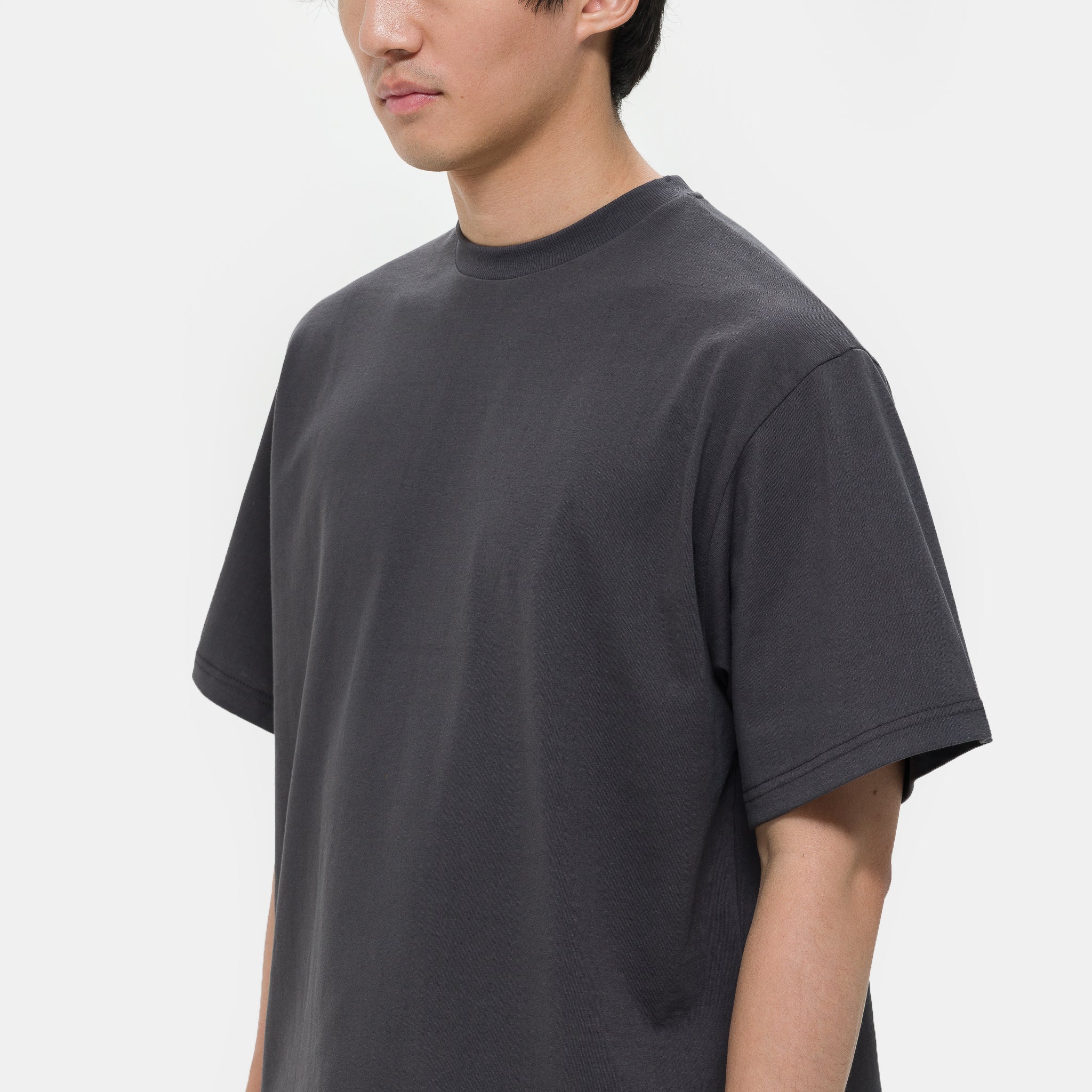 Signature Cropped T-Shirt in Charcoal - Image 4