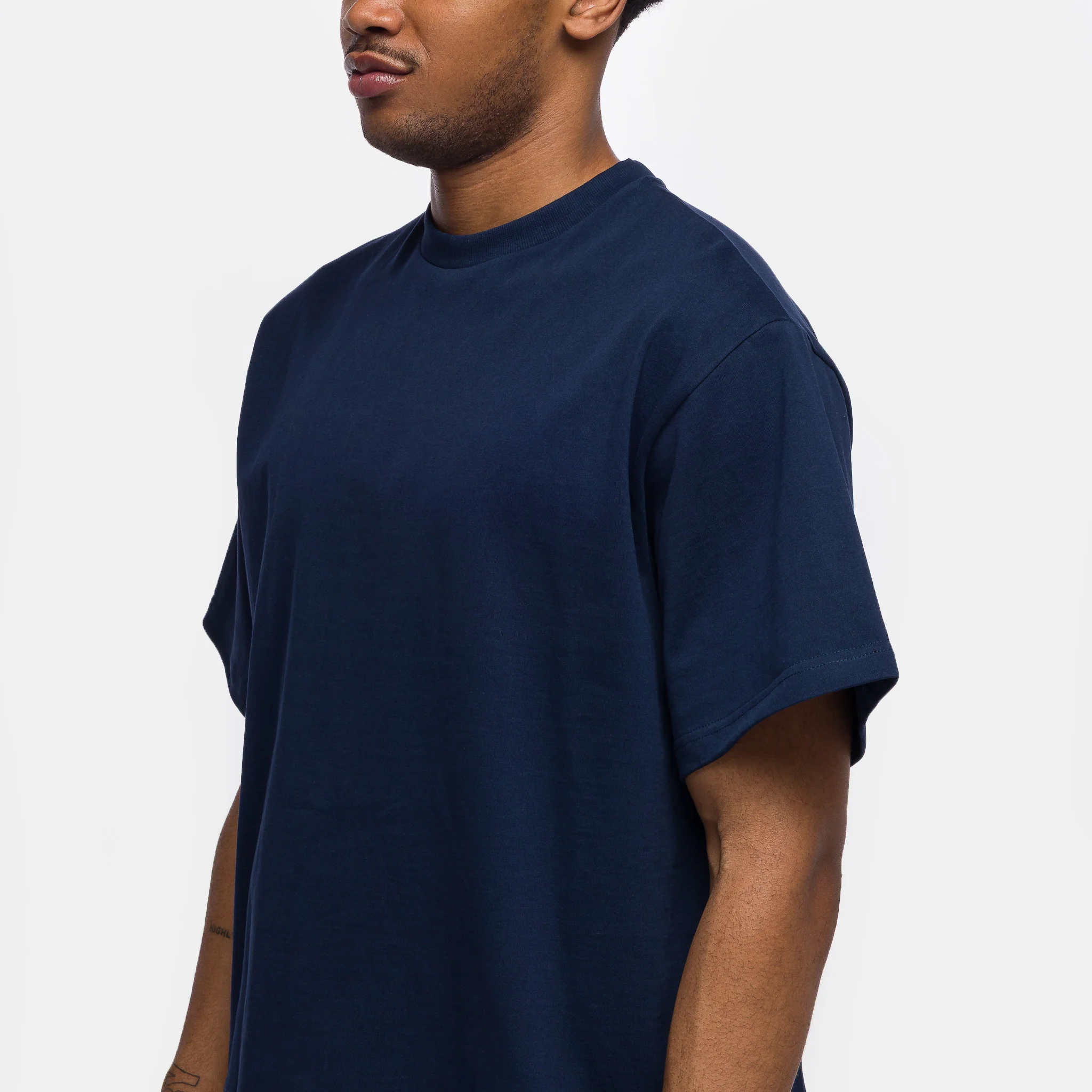 Signature Cropped T-Shirt in Navy - Image 4