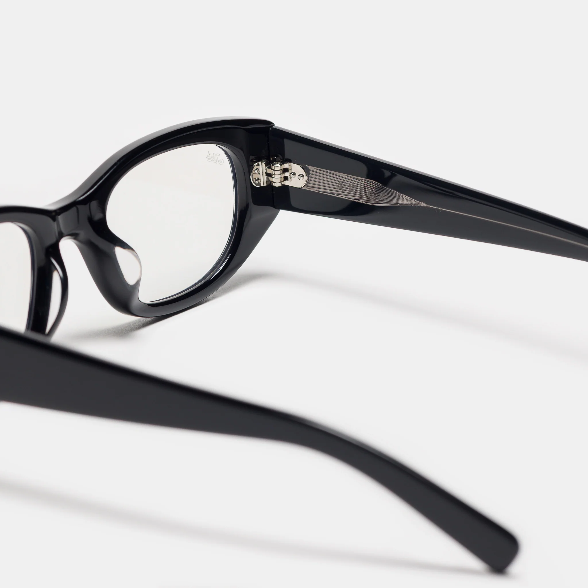 Silvia Glasses in Black - Image 4