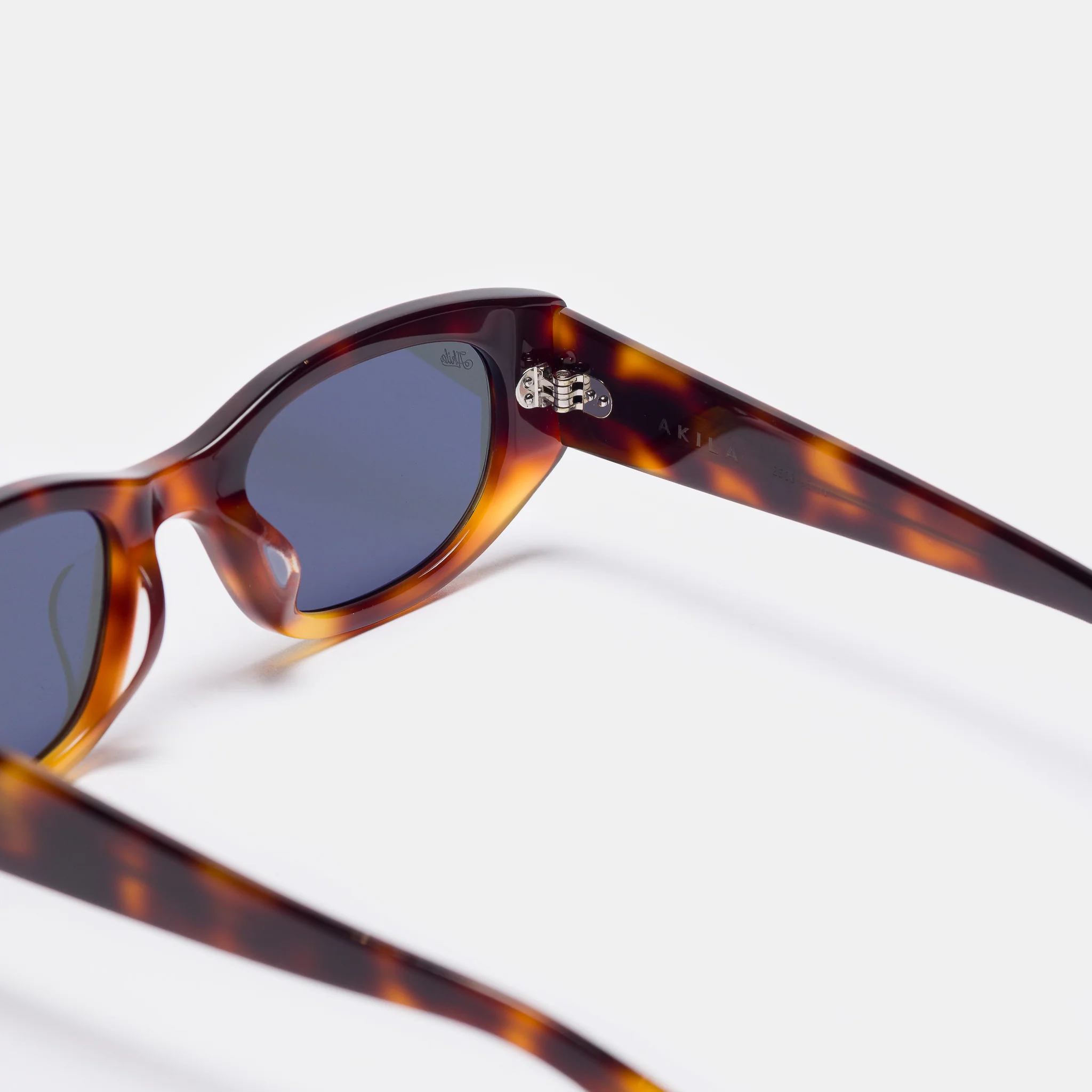 Silvia Sunglasses in Tortoise/Black - Image 4