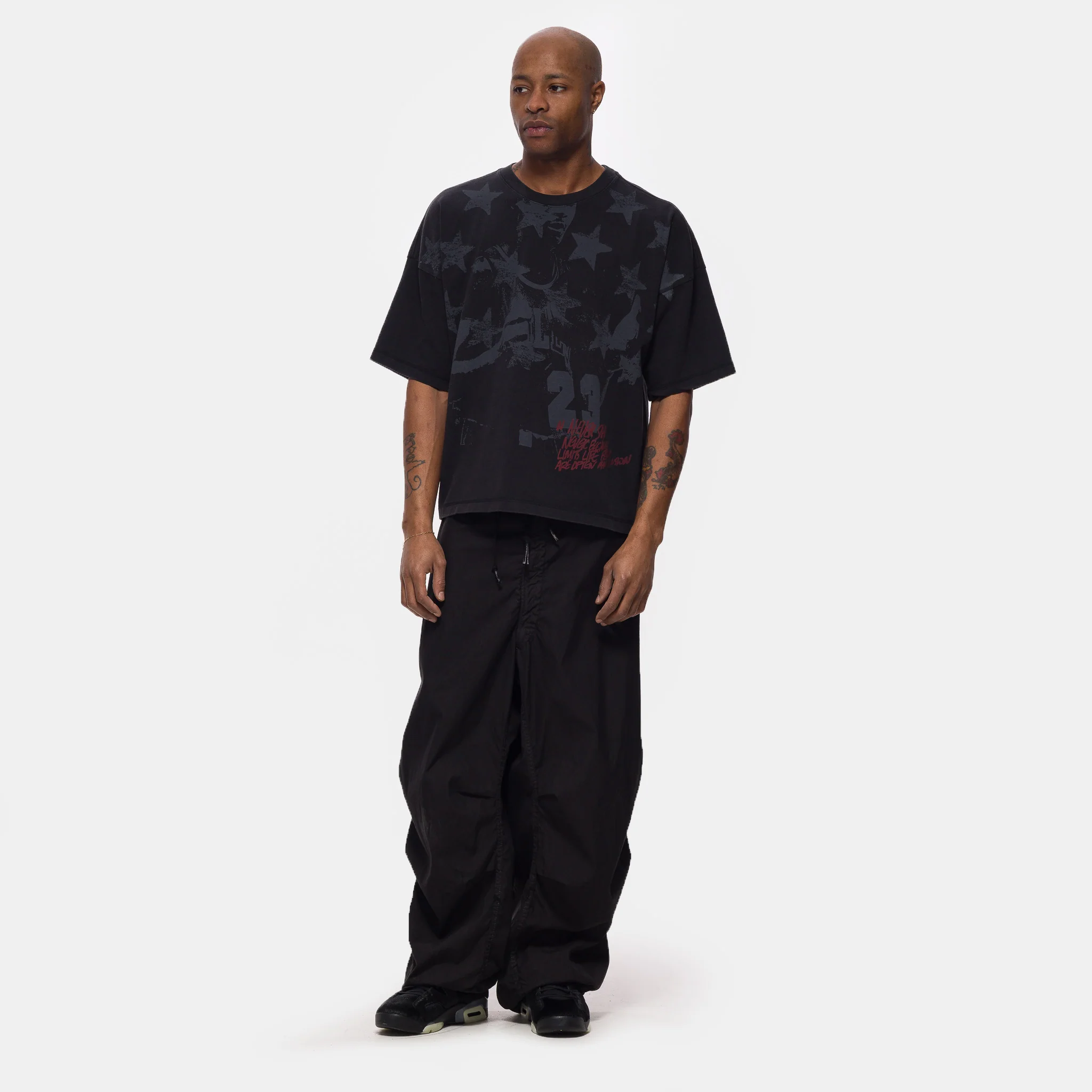 Star T-Shirt in Black - Image 2