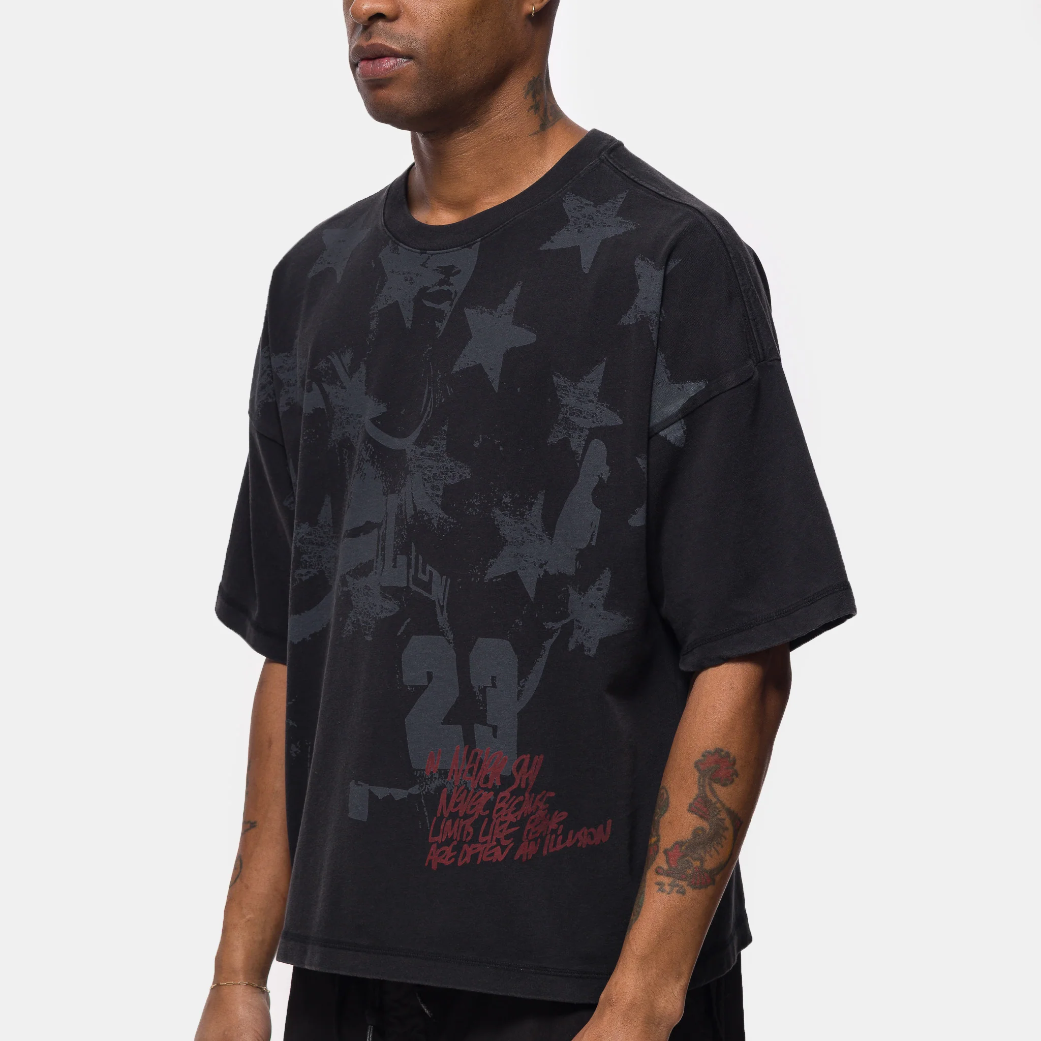 Star T-Shirt in Black - Image 4