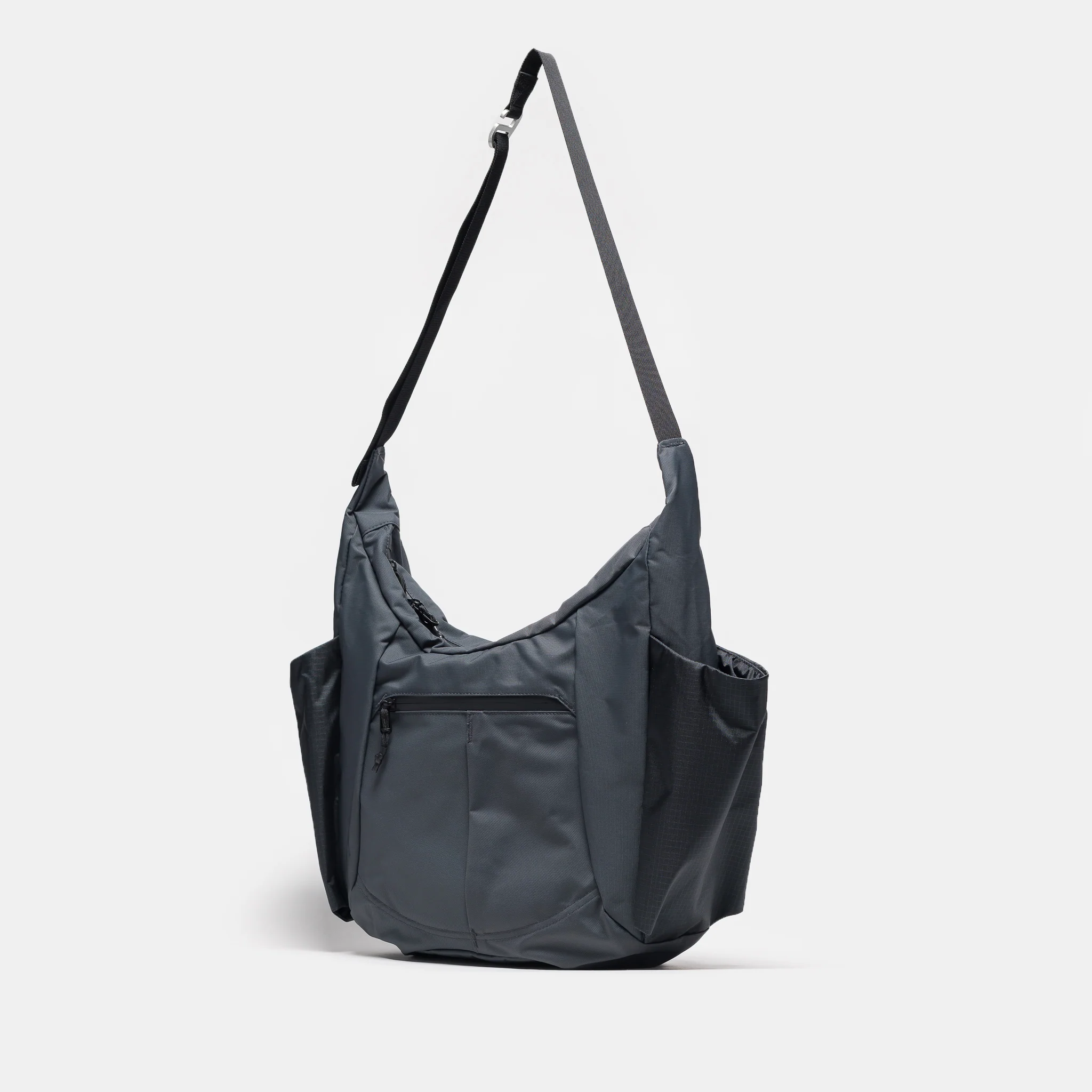 Static Comp Shoulder Bag in Black - Image 2