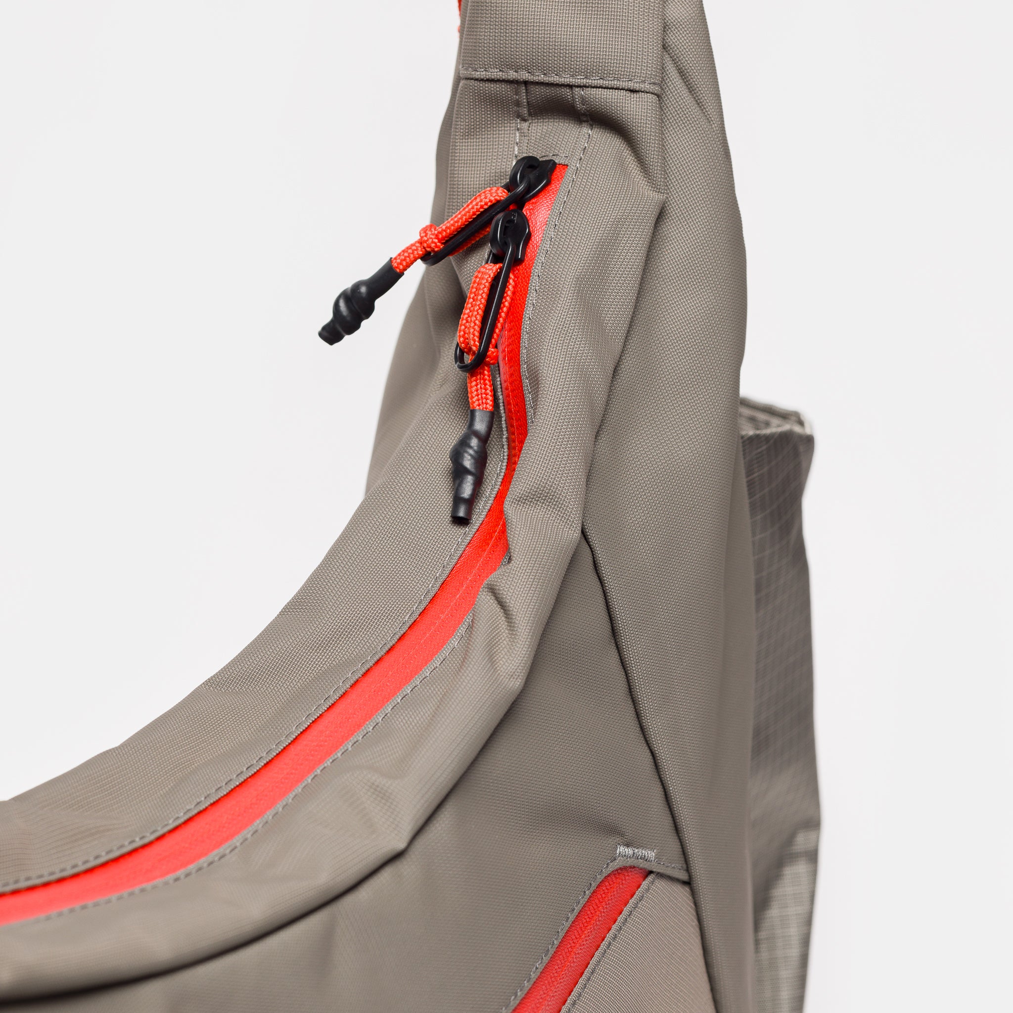 Static Comp Shoulder Bag in Canteen - Image 3
