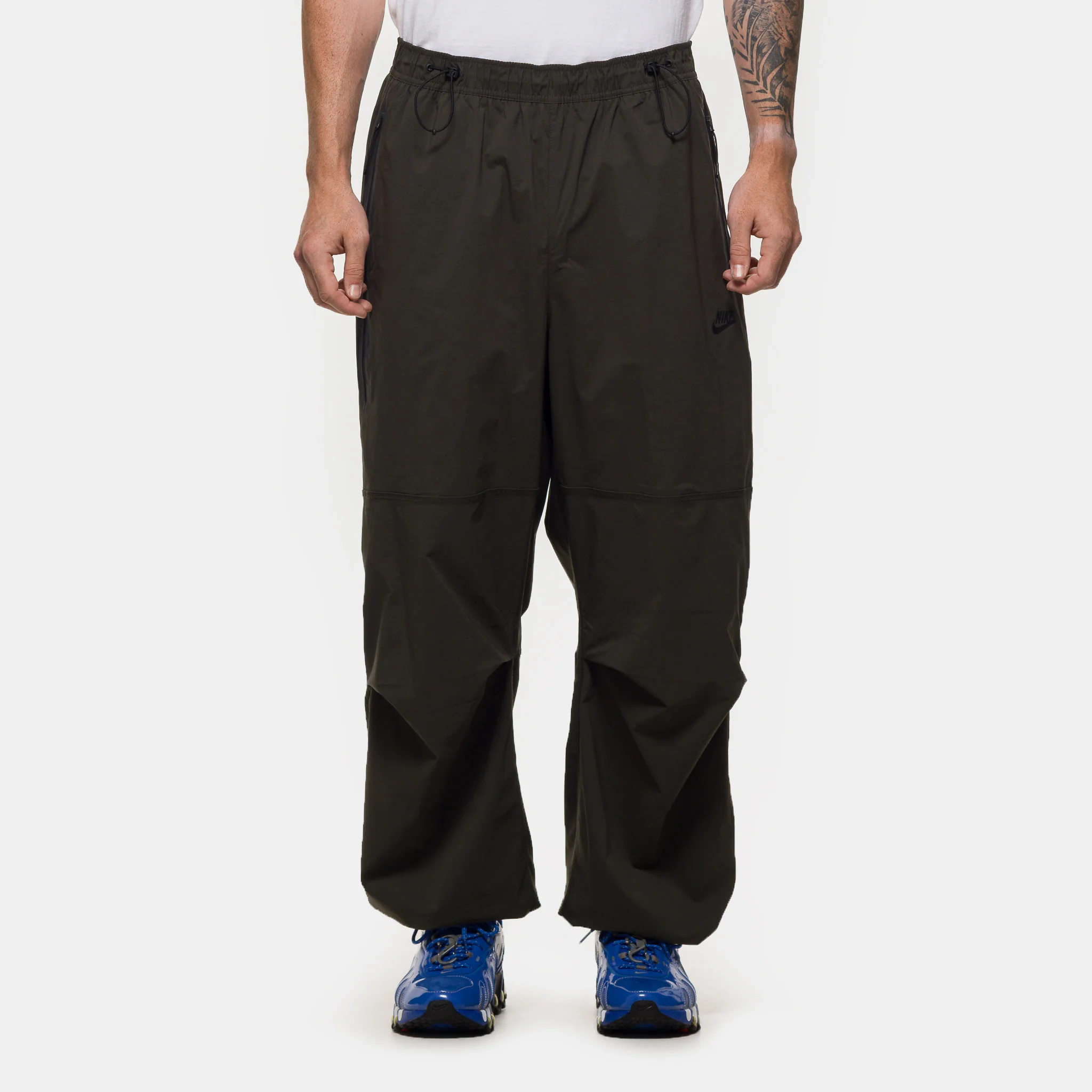 Tech Woven Oversized Pant in Sequoia/Sequoia/Black