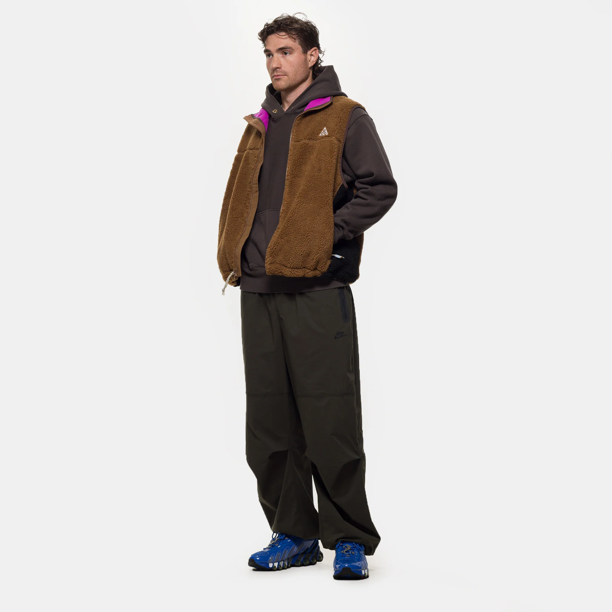 Tech Woven Oversized Pant in Sequoia/Sequoia/Black - Image 2