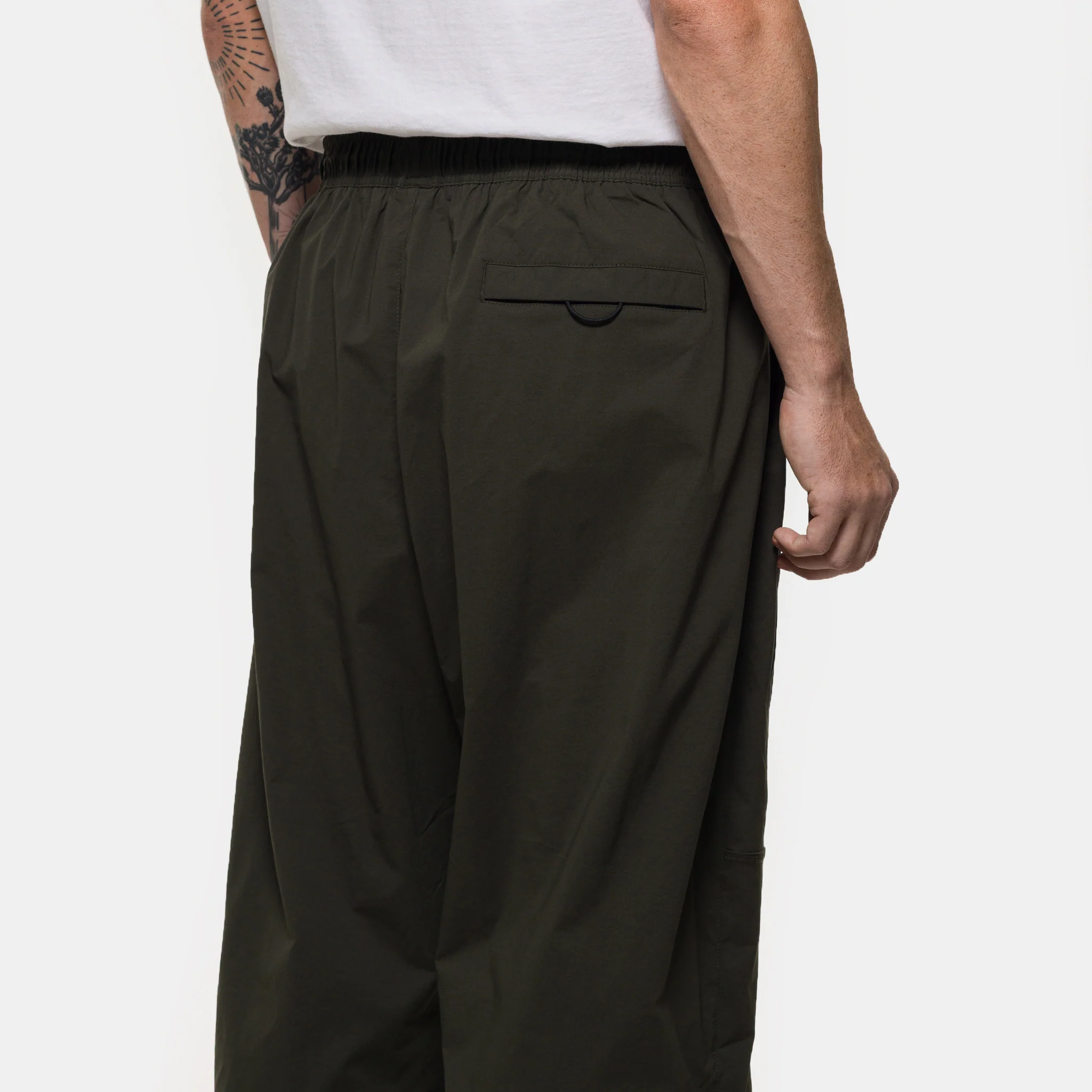 Tech Woven Oversized Pant in Sequoia/Sequoia/Black - Image 5
