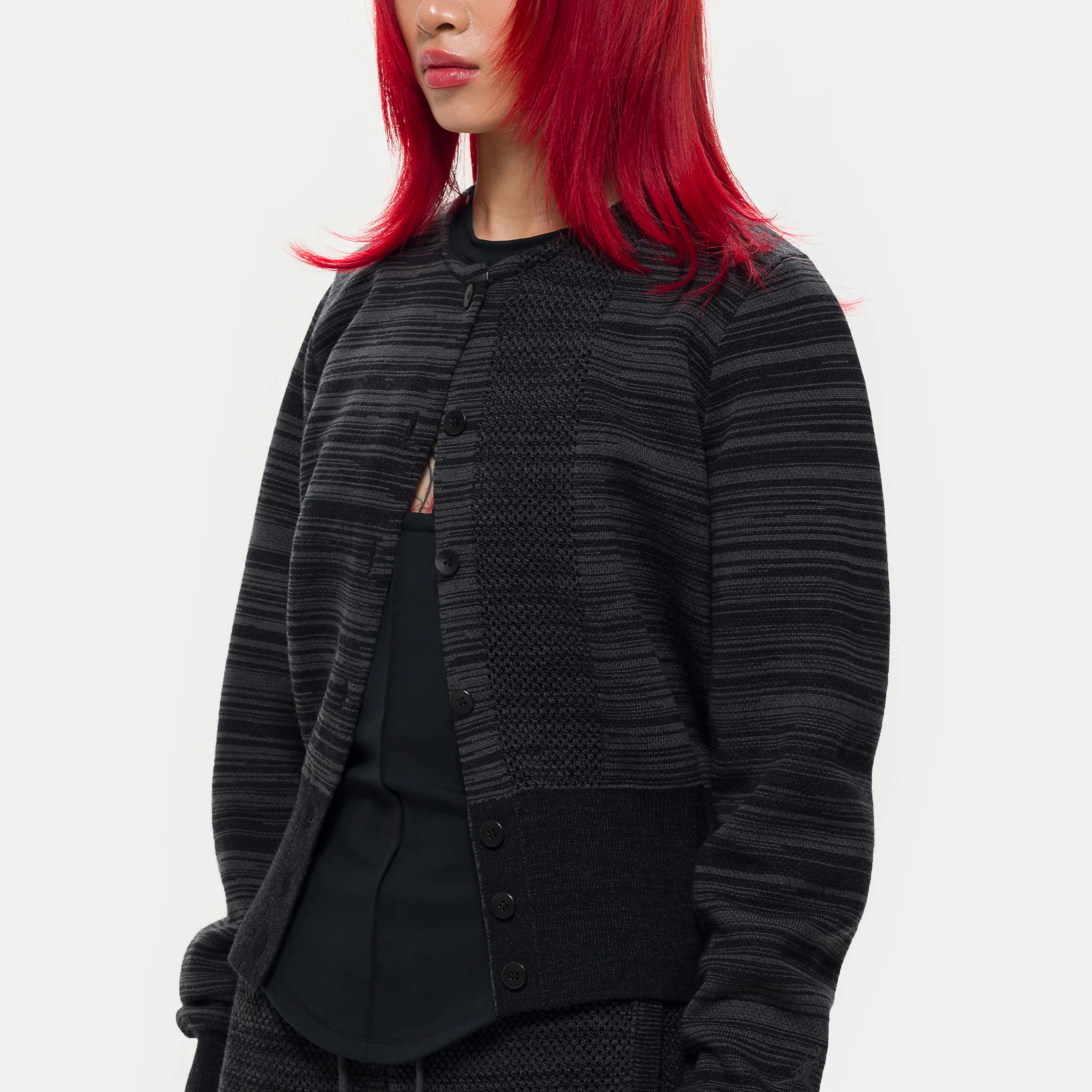Téla Knit Cardigan in Dark Smokey Grey/Black - Image 4