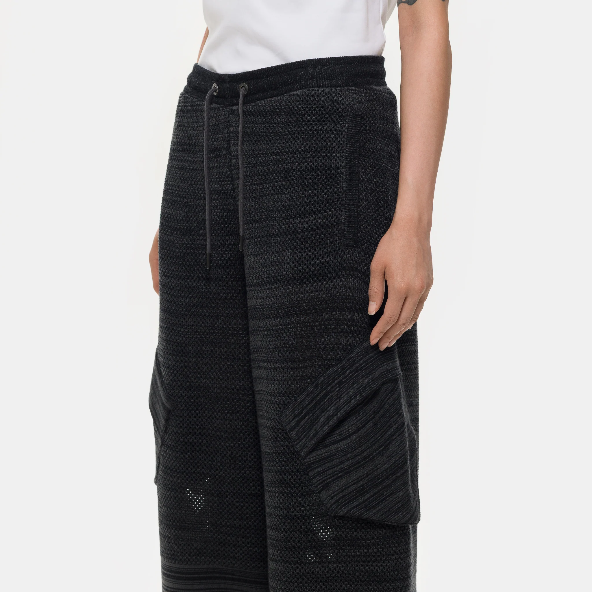 Téla Knit Pant in Dark Smoke Grey/Black - Image 4