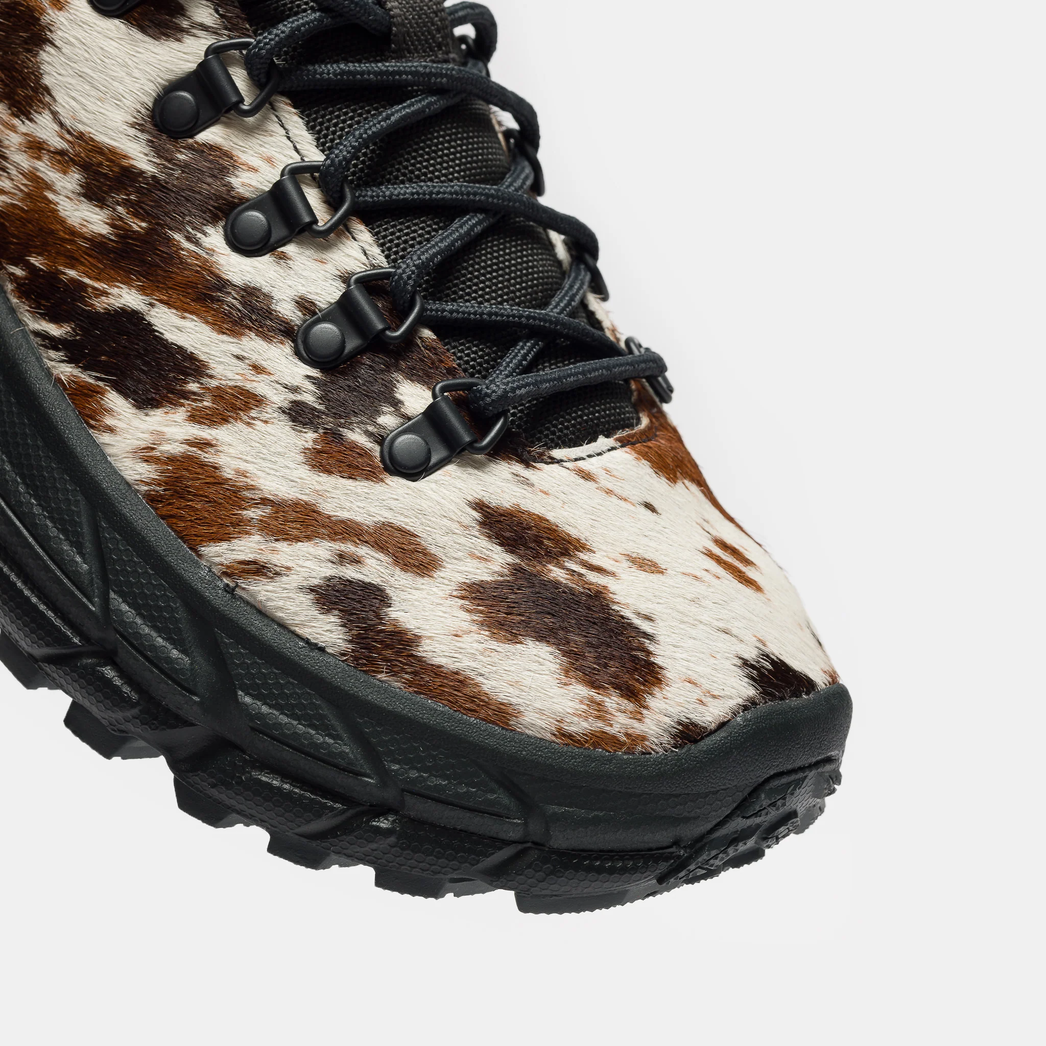 Tor Summit Sneaker in Pirate Black/Pirate Black - Image 6