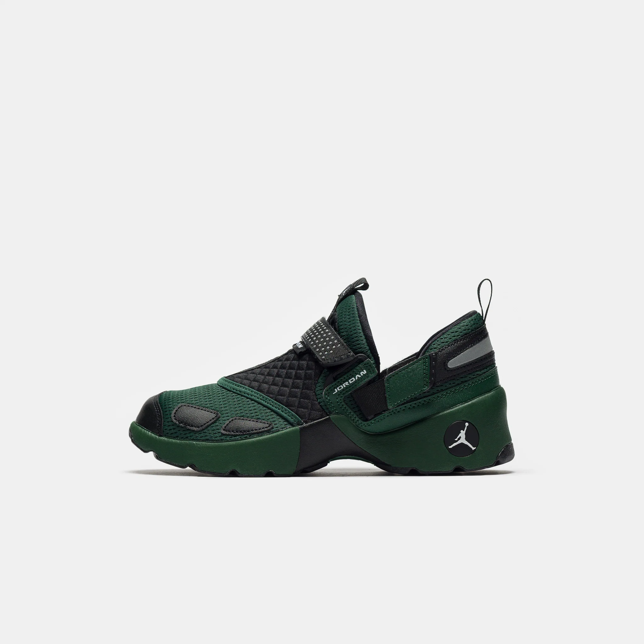 Trunner LX Sneaker in Fir/White/Reflective Silver/Black