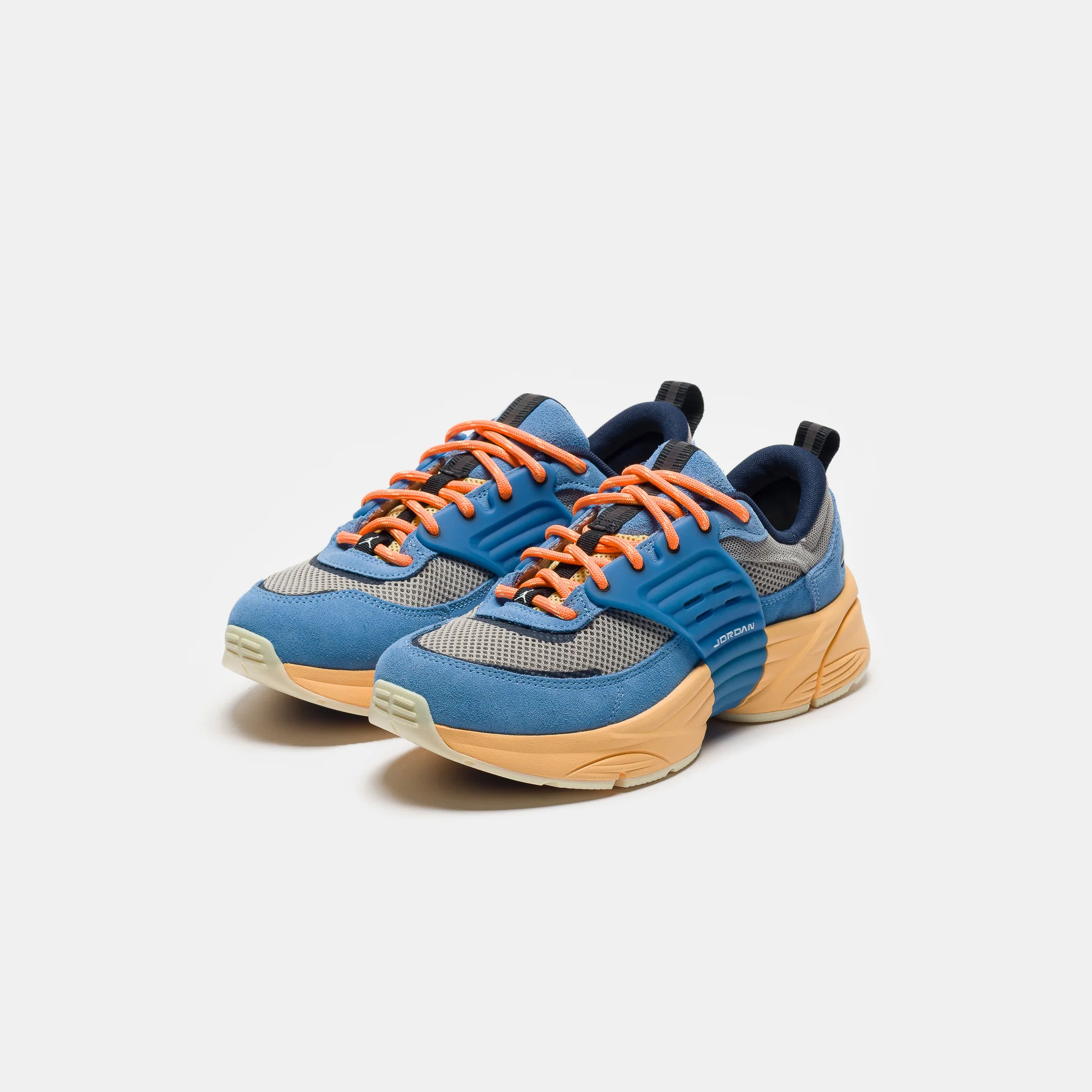 Trunner O/S SP Sneaker in Blue Beyond/Atomic Orange/Cobblestone - Image 3