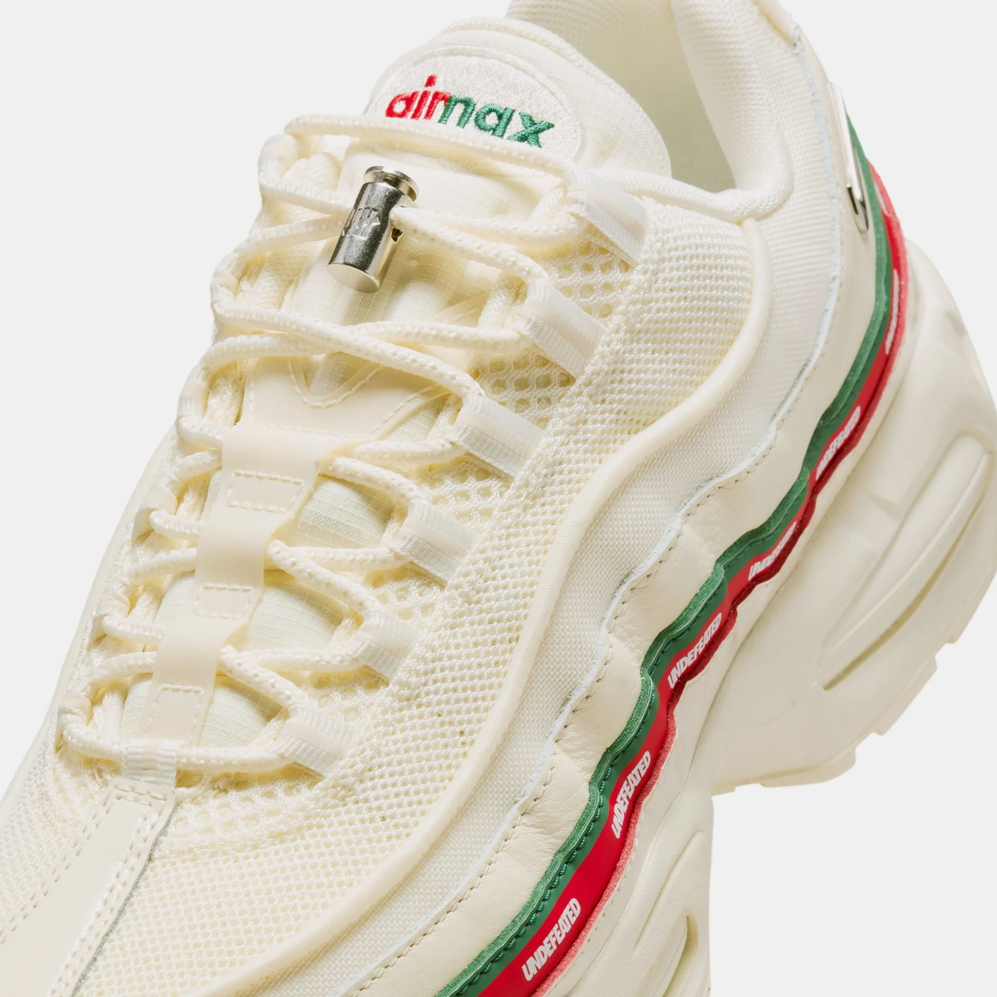 UNDEFEATED Air Max 95 Sneaker in Sail/Metallic Silver/Gorge Green - Image 6