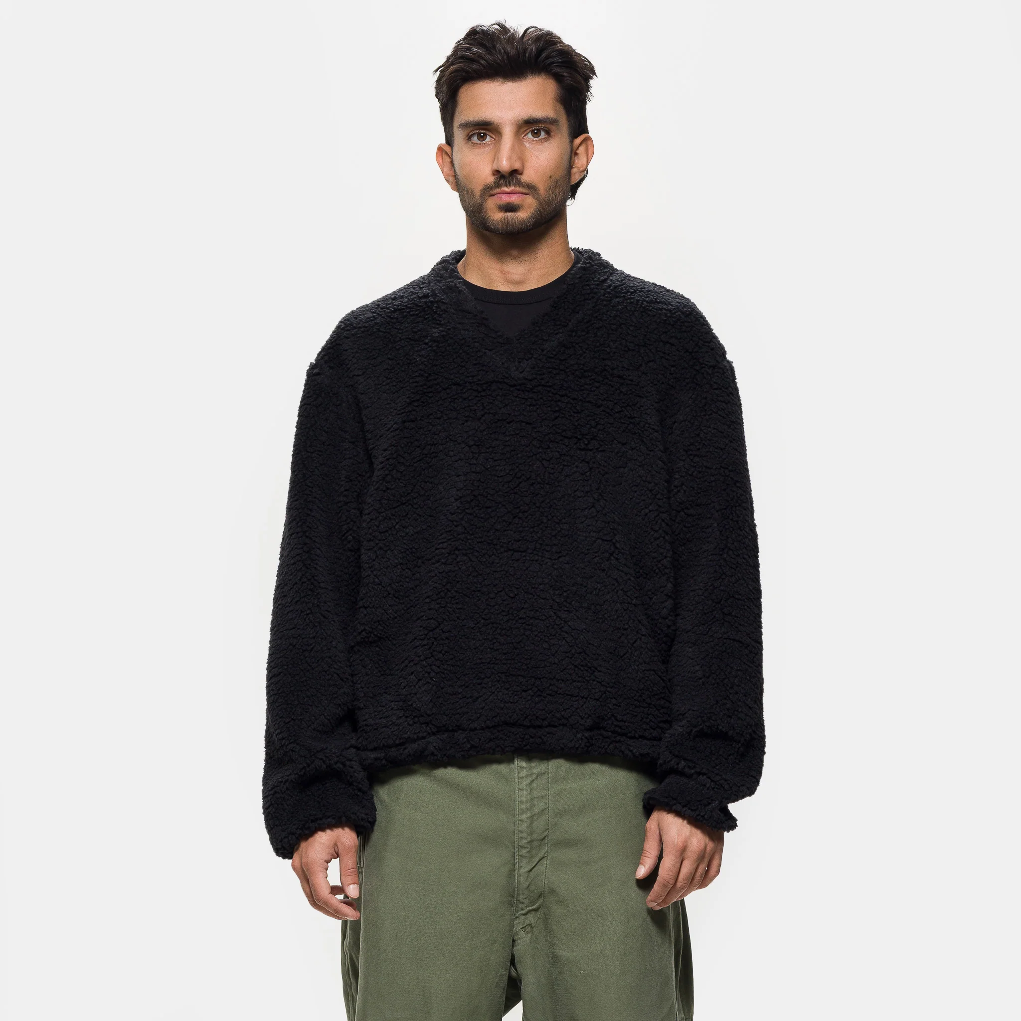 V-Neck Smock Fleece in Black