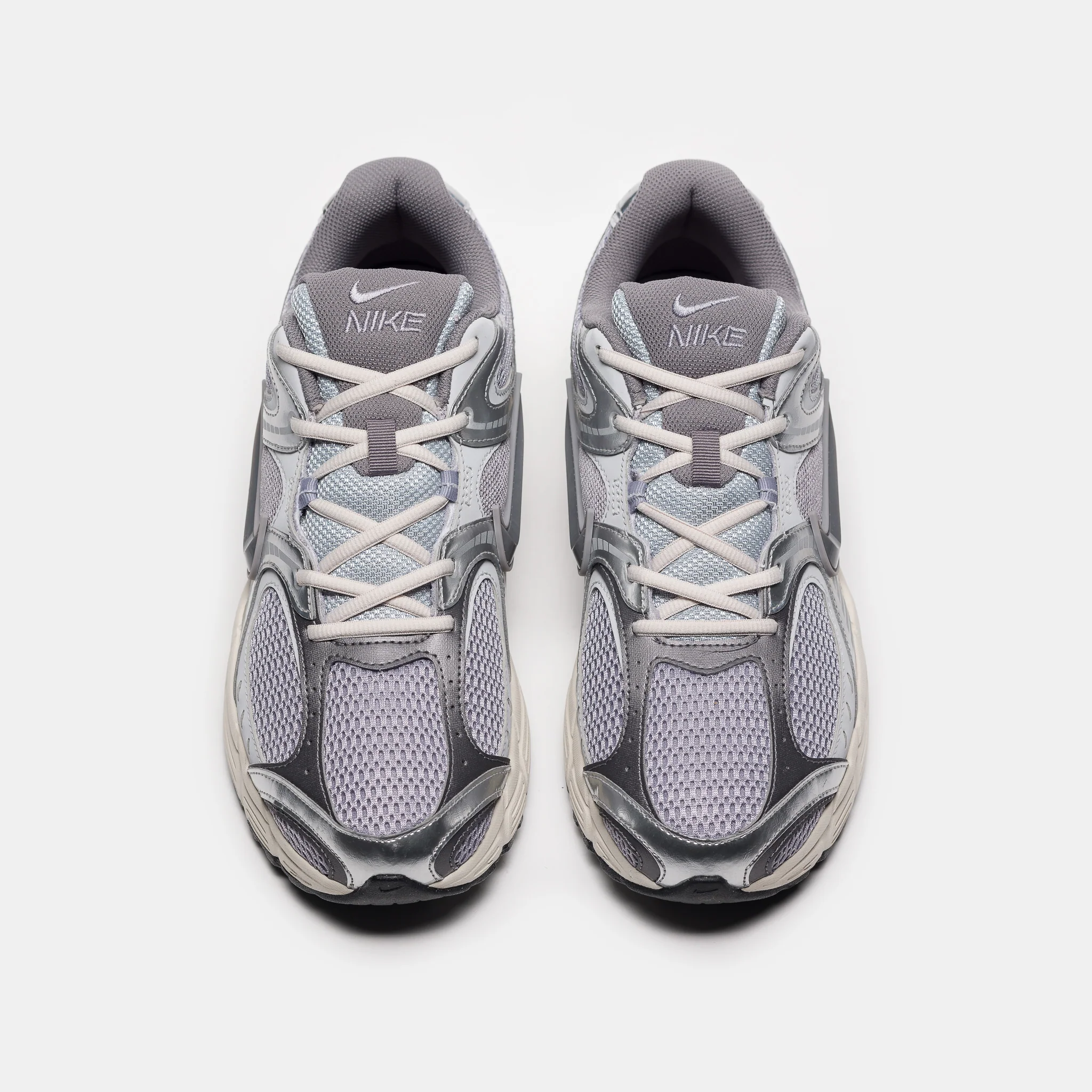 V5 RNR Sneaker in Cement Grey/Cement Grey/Grey Fog - Image 4