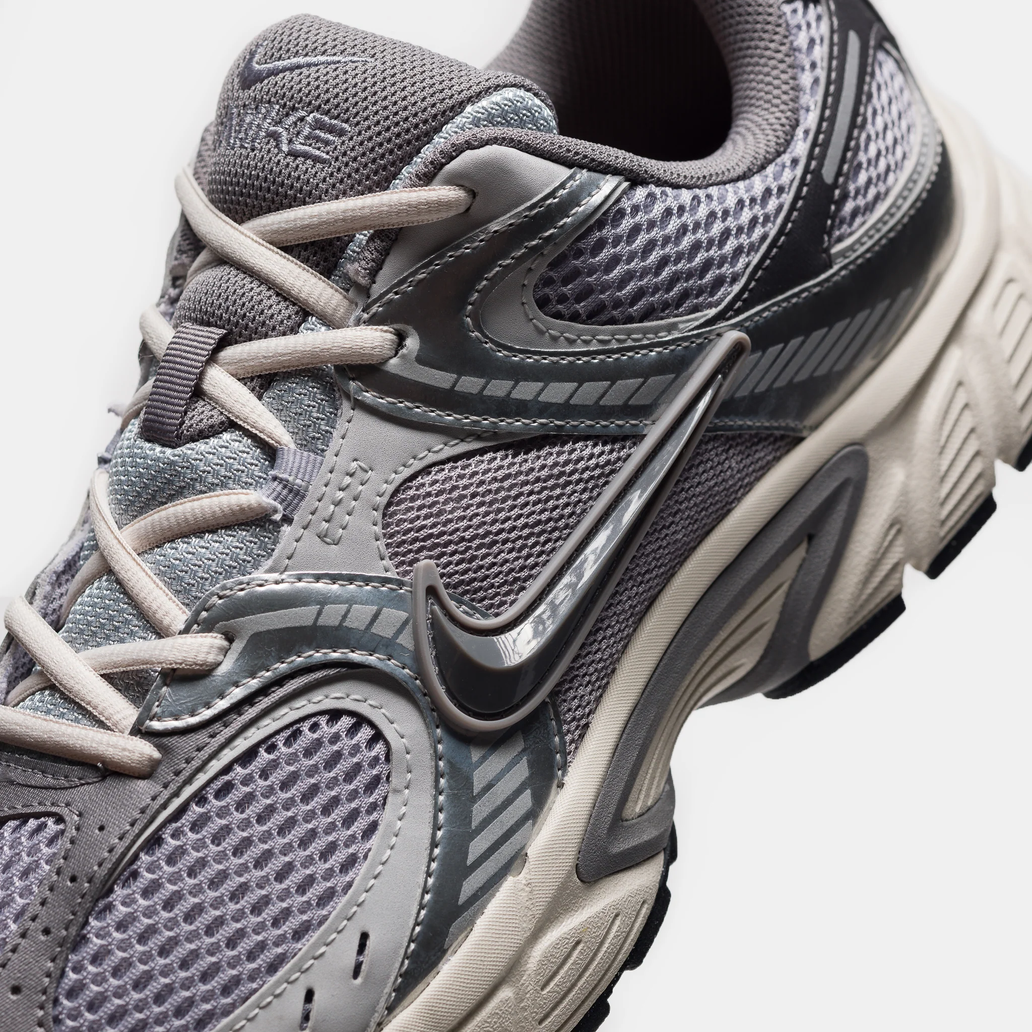 V5 RNR Sneaker in Cement Grey/Cement Grey/Grey Fog - Image 5