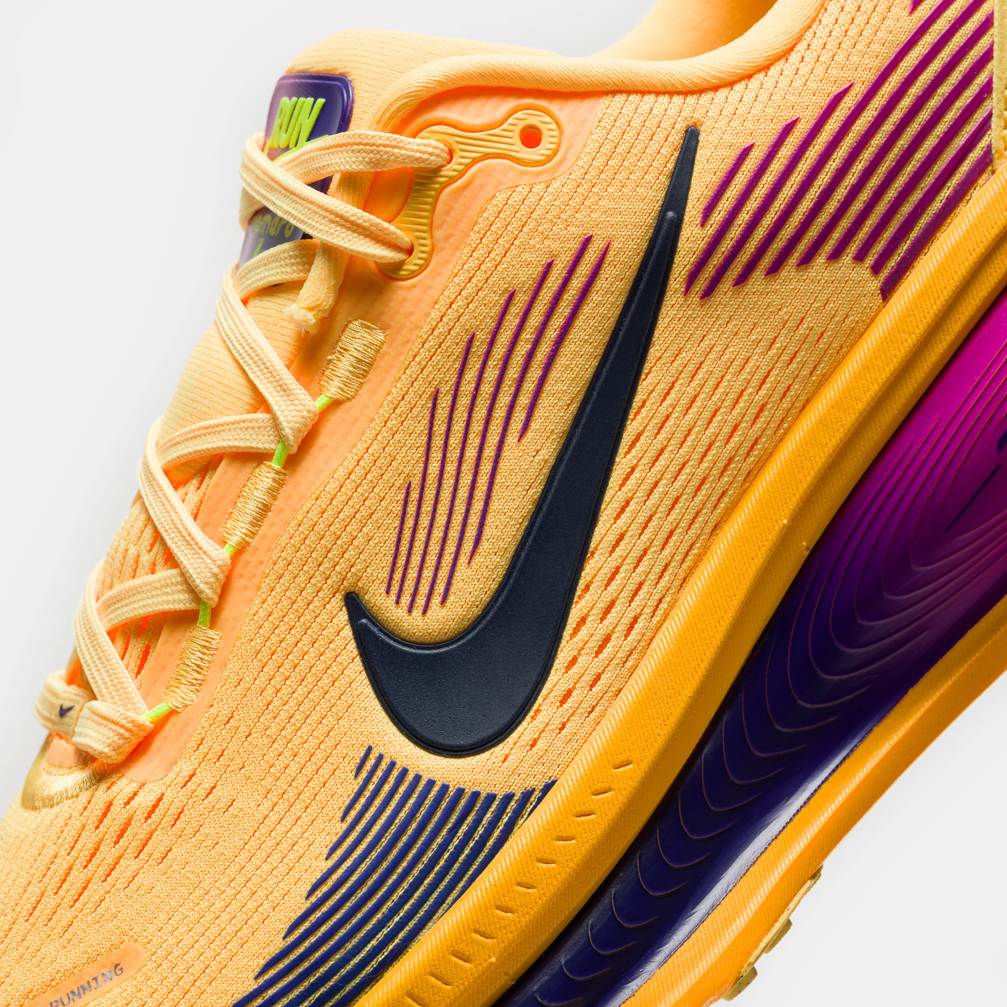 Vomero 18 Sneaker in Citron Pulse/Blue Void/Laser Orange - Image 5
