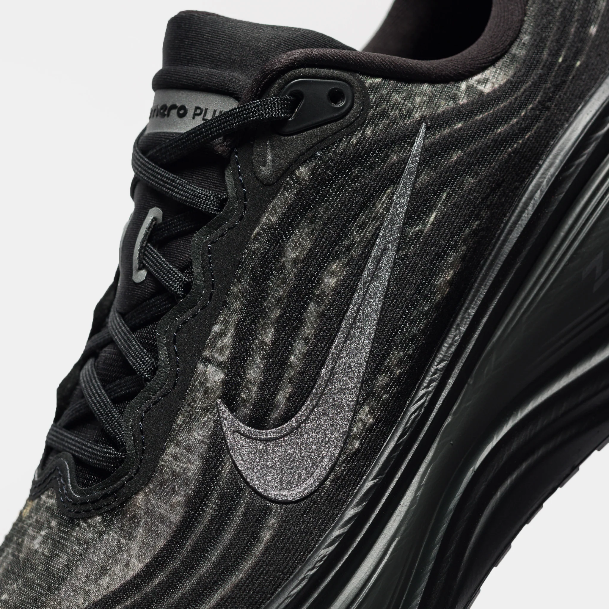 Vomero Plus Realtree Sneaker in Black/Metallic Dark Grey/Anthracite - Image 5