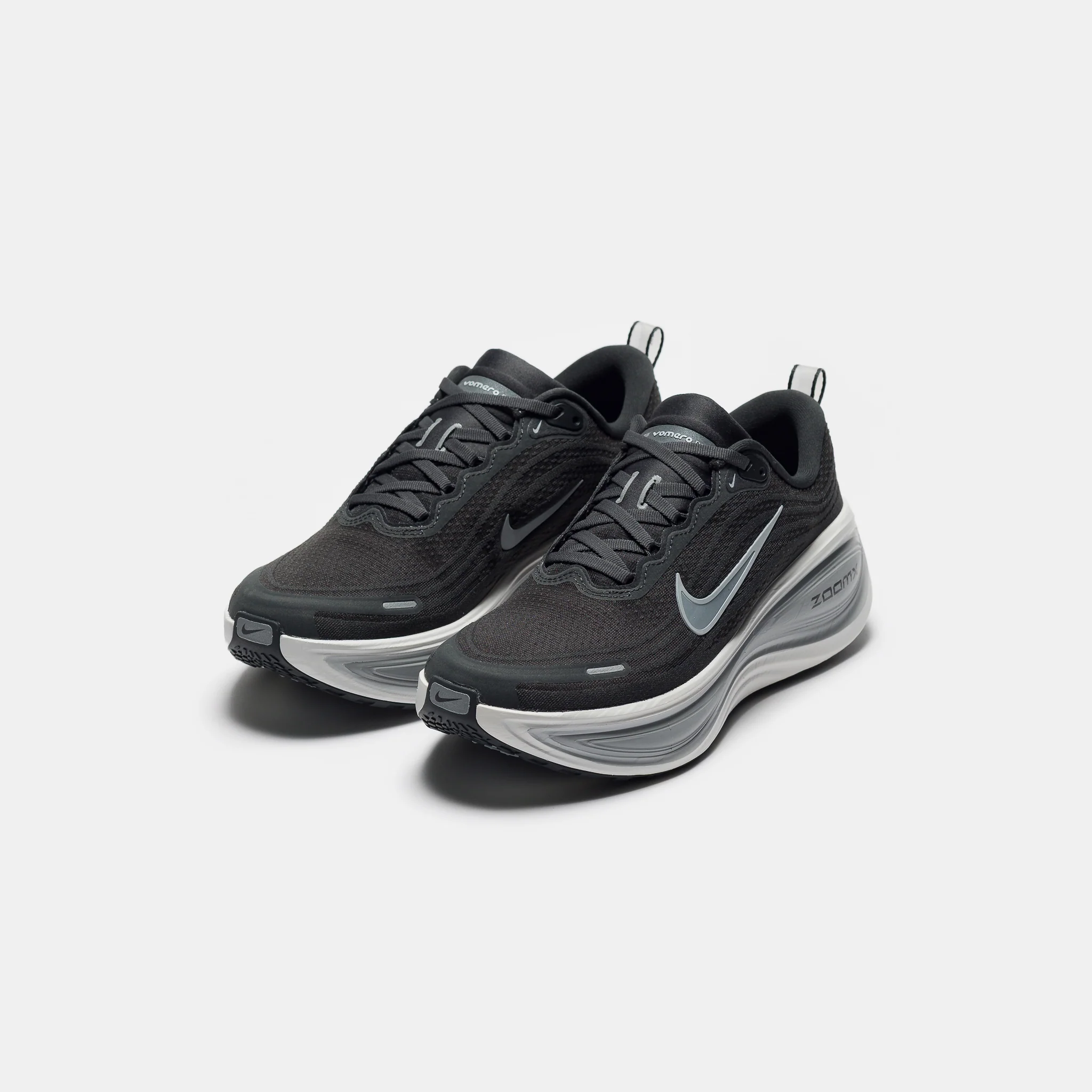 Vomero Plus Sneaker in Anthracite/Wolf Grey/Summit White - Image 3