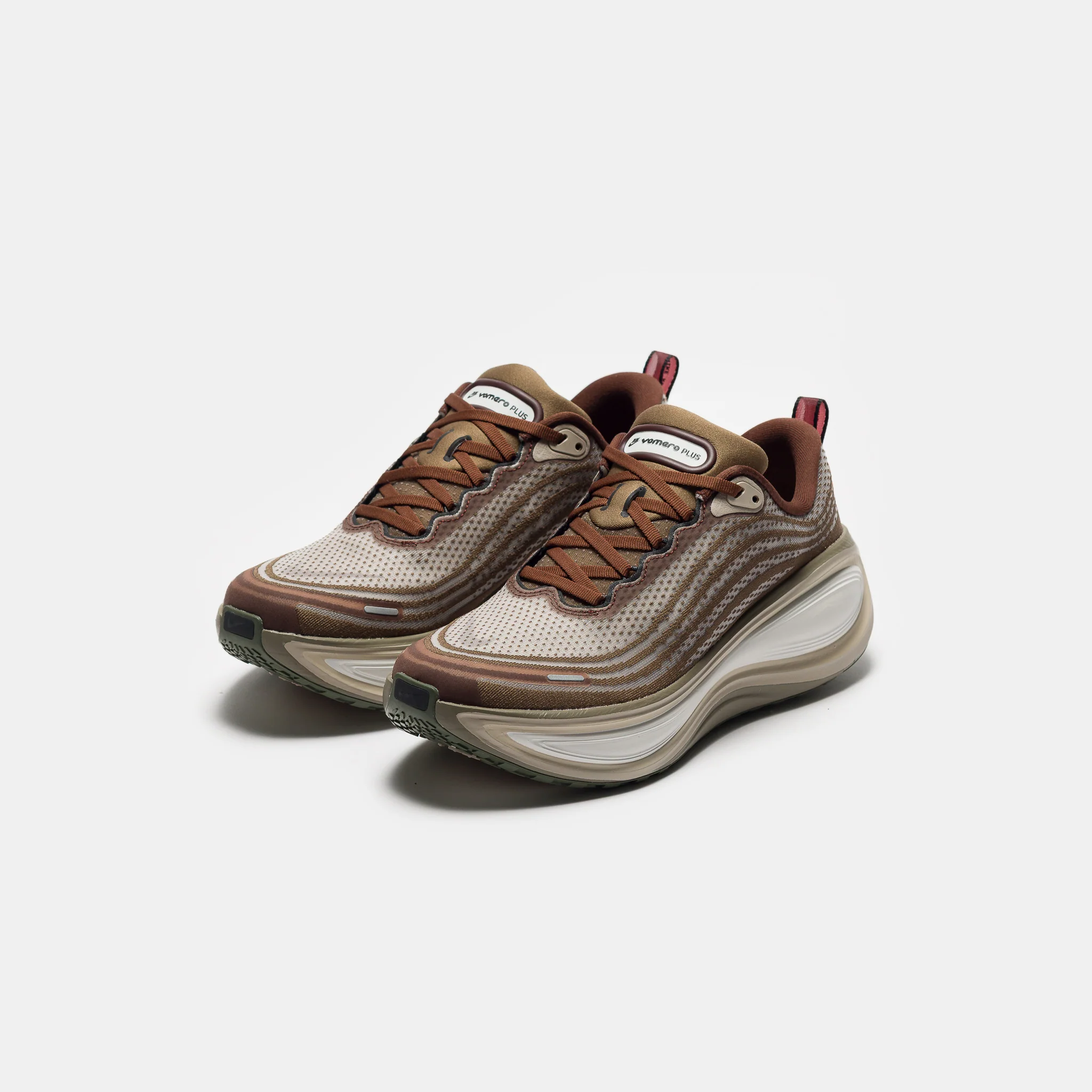Vomero Plus Sneaker in Off Noir/Pecan/Phantom/Natural - Image 3