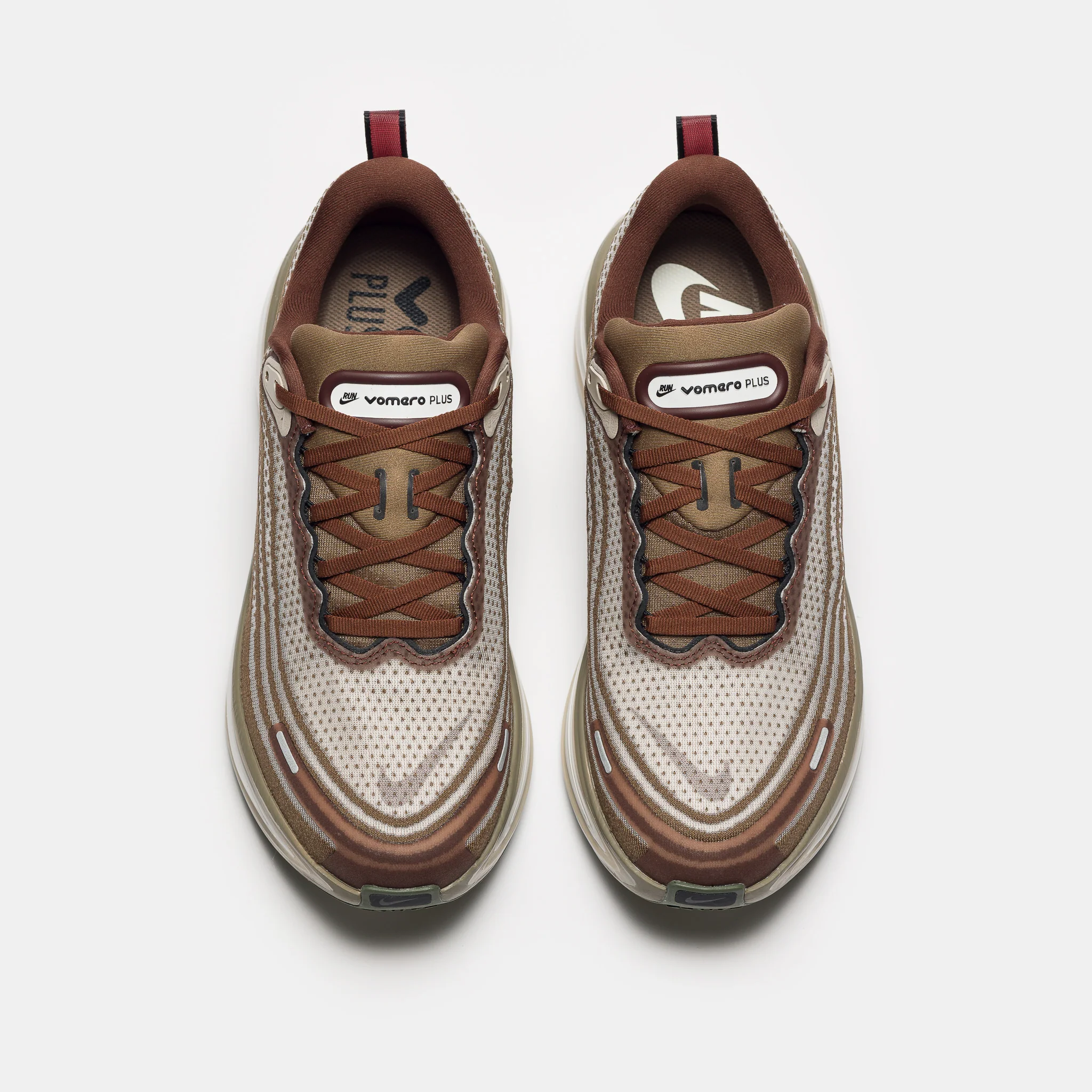 Vomero Plus Sneaker in Off Noir/Pecan/Phantom/Natural - Image 4