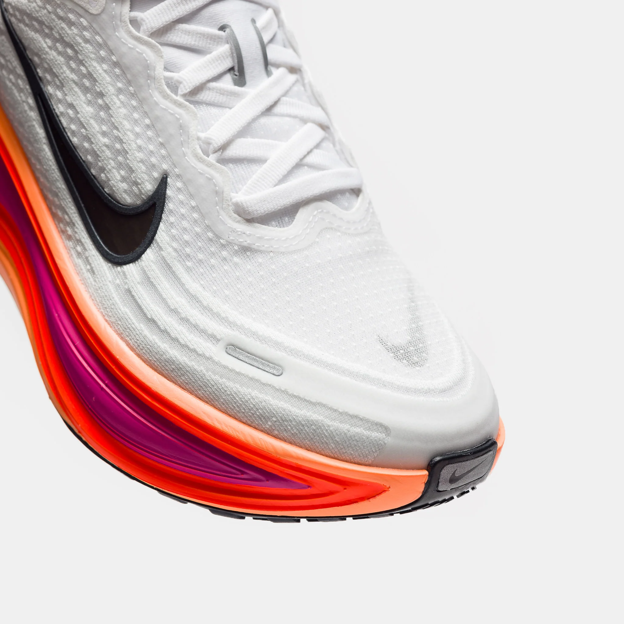 Vomero Plus Sneaker in White/Black/Fire Pink/Hyper Crimson - Image 6