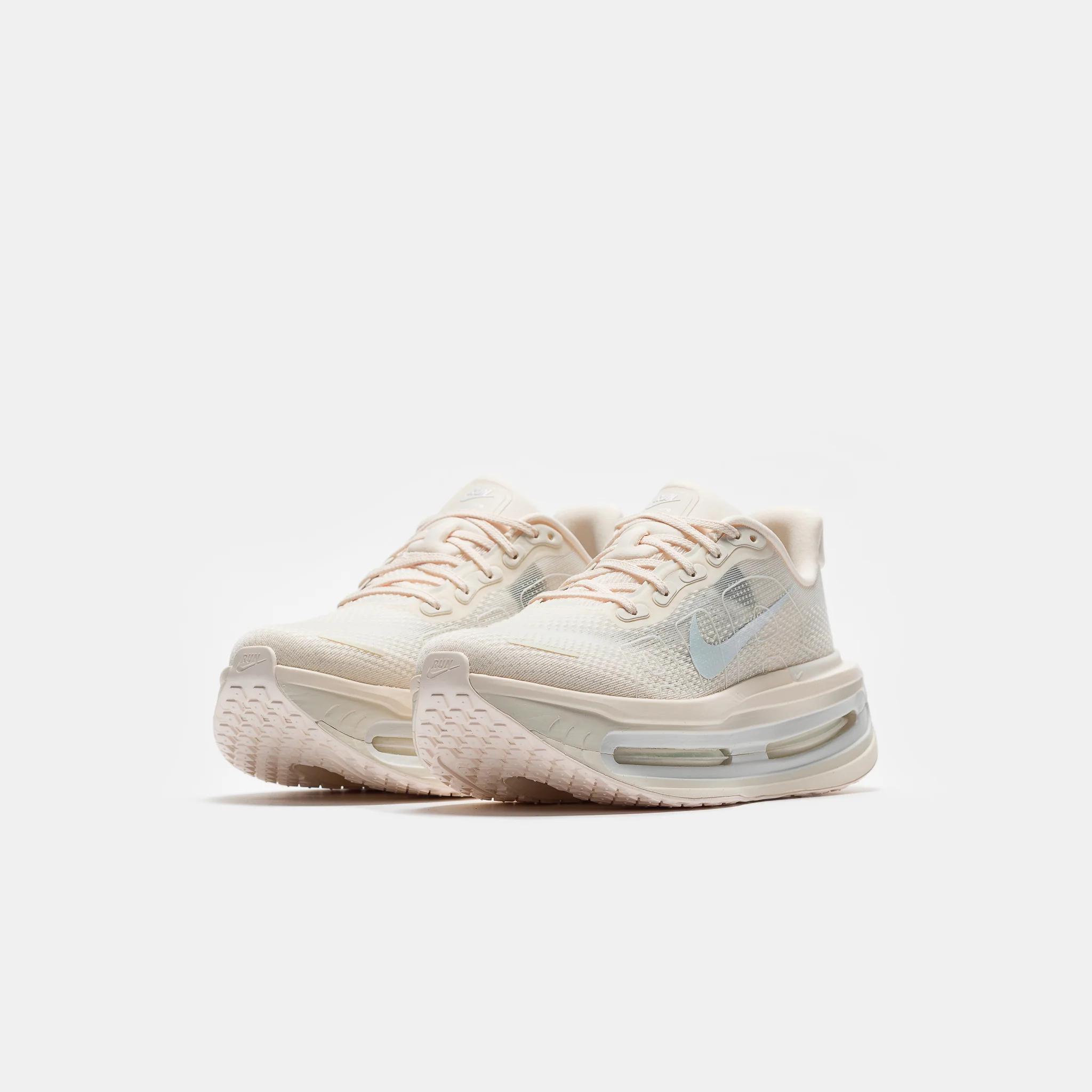 Vomero Premium Sneaker in Chalk/White/Pale Ivory/Summit White - Image 3