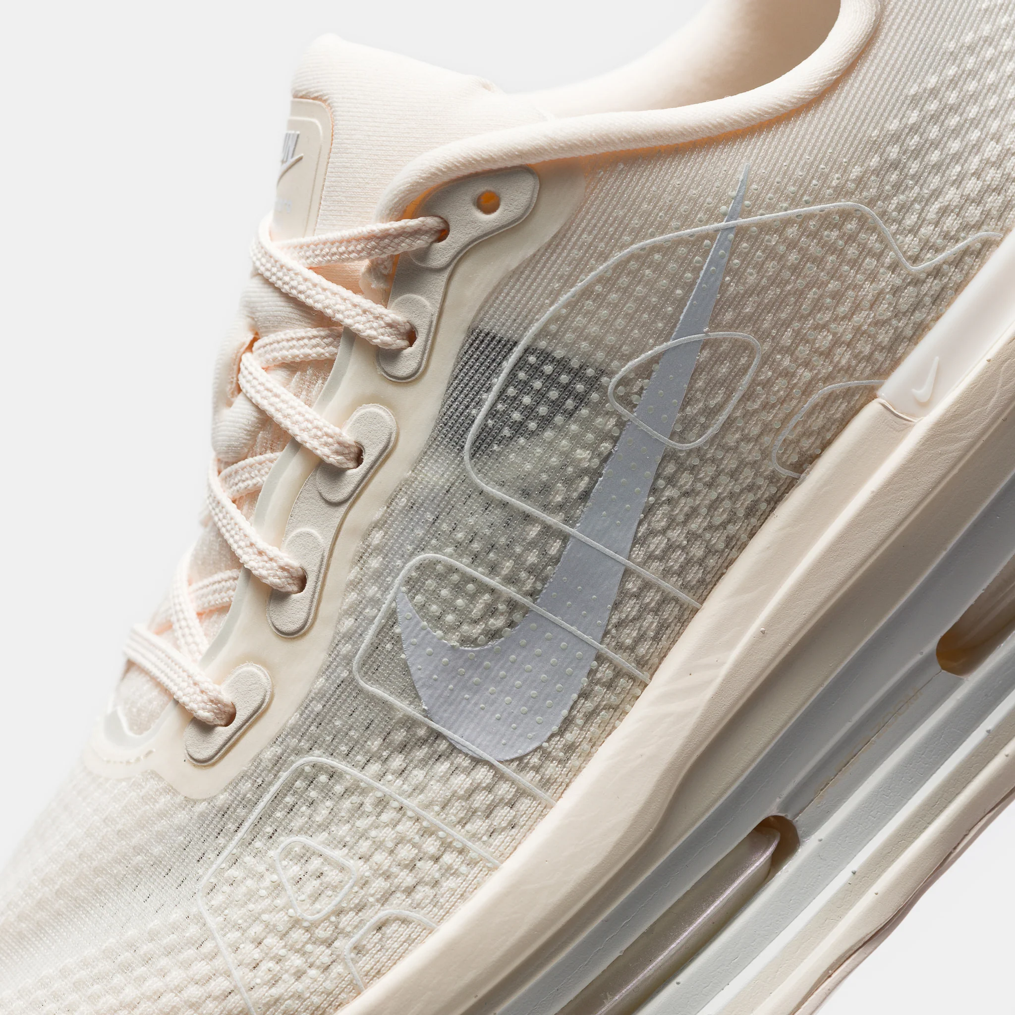 Vomero Premium Sneaker in Chalk/White/Pale Ivory/Summit White - Image 5