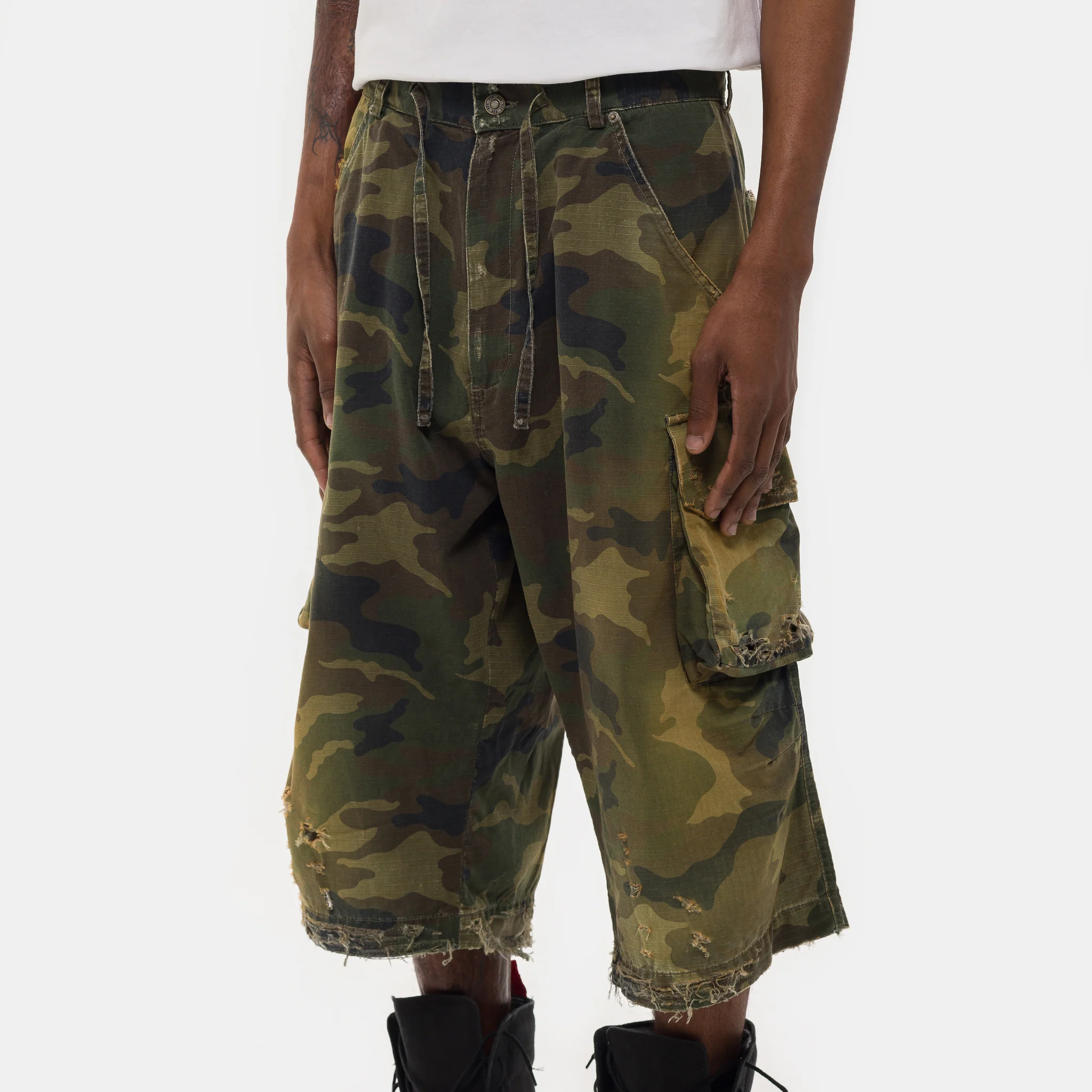 Washed Bermuda Shorts in Camo - Image 4