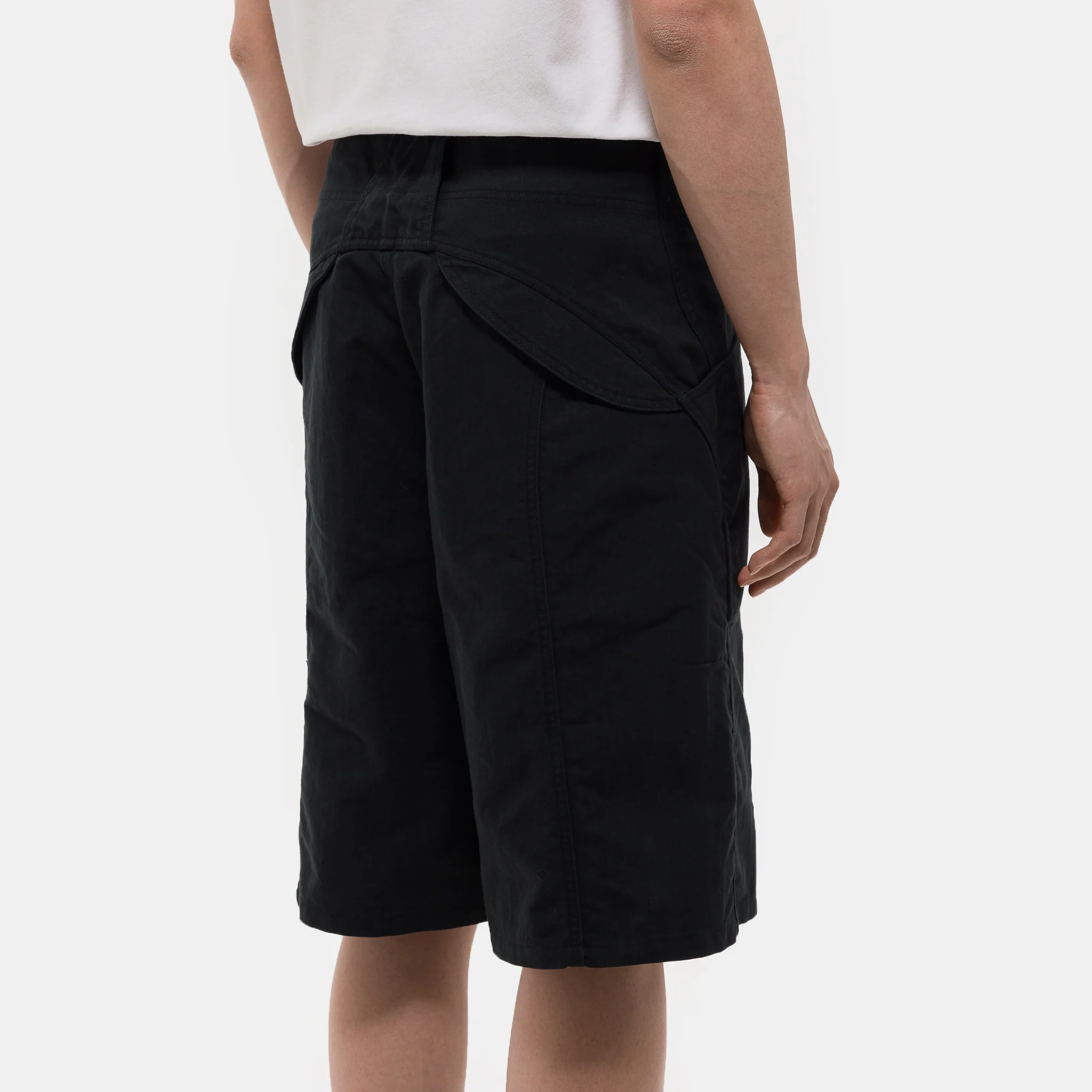 Welder Shorts in Black - Image 5
